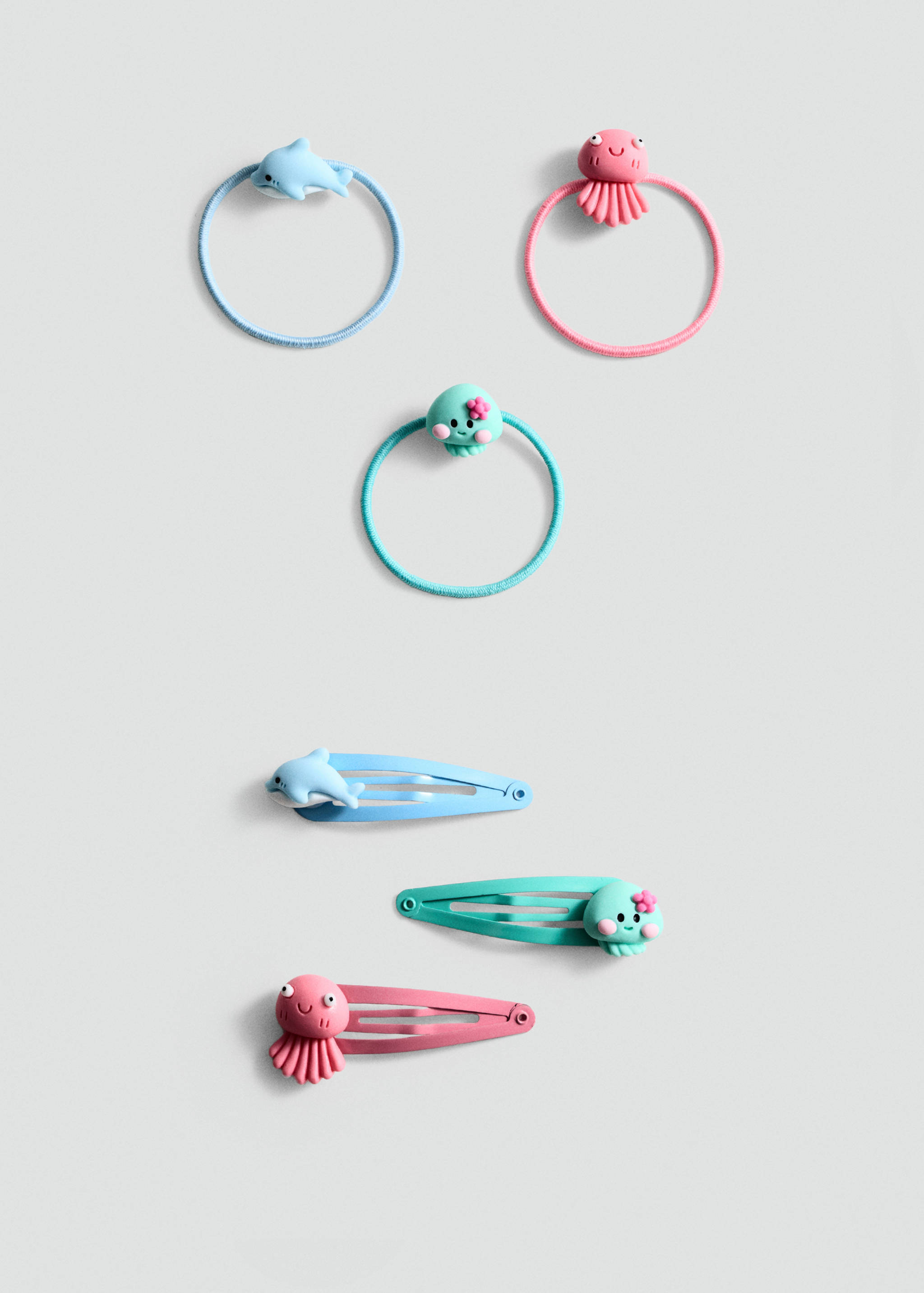 Pack of rubber bands and clips - Article without model