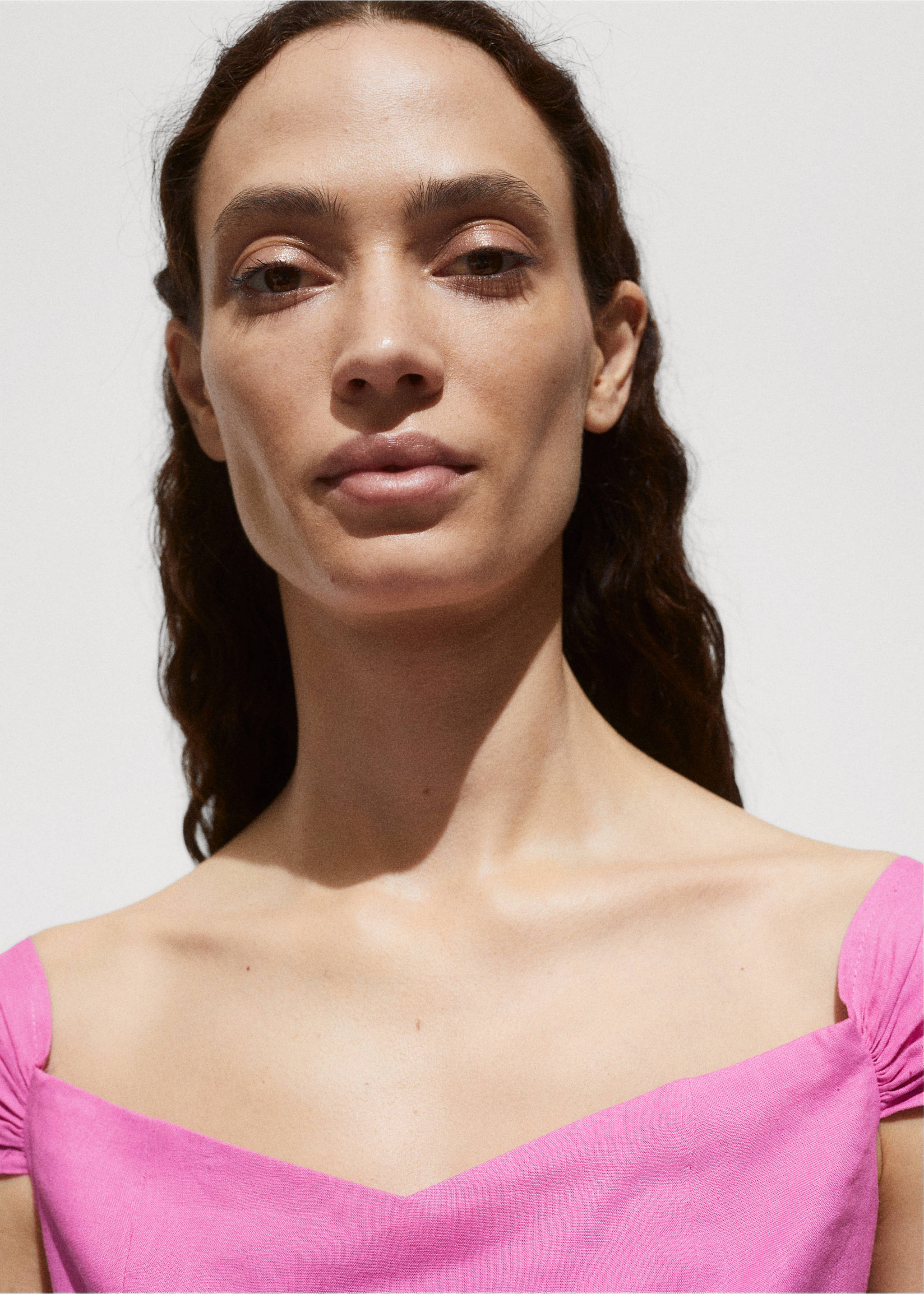 Leinenkleid mit Bateau-Ausschnitt - Detail des Artikels 1, Hellrosa. Ref: 77060343-00.