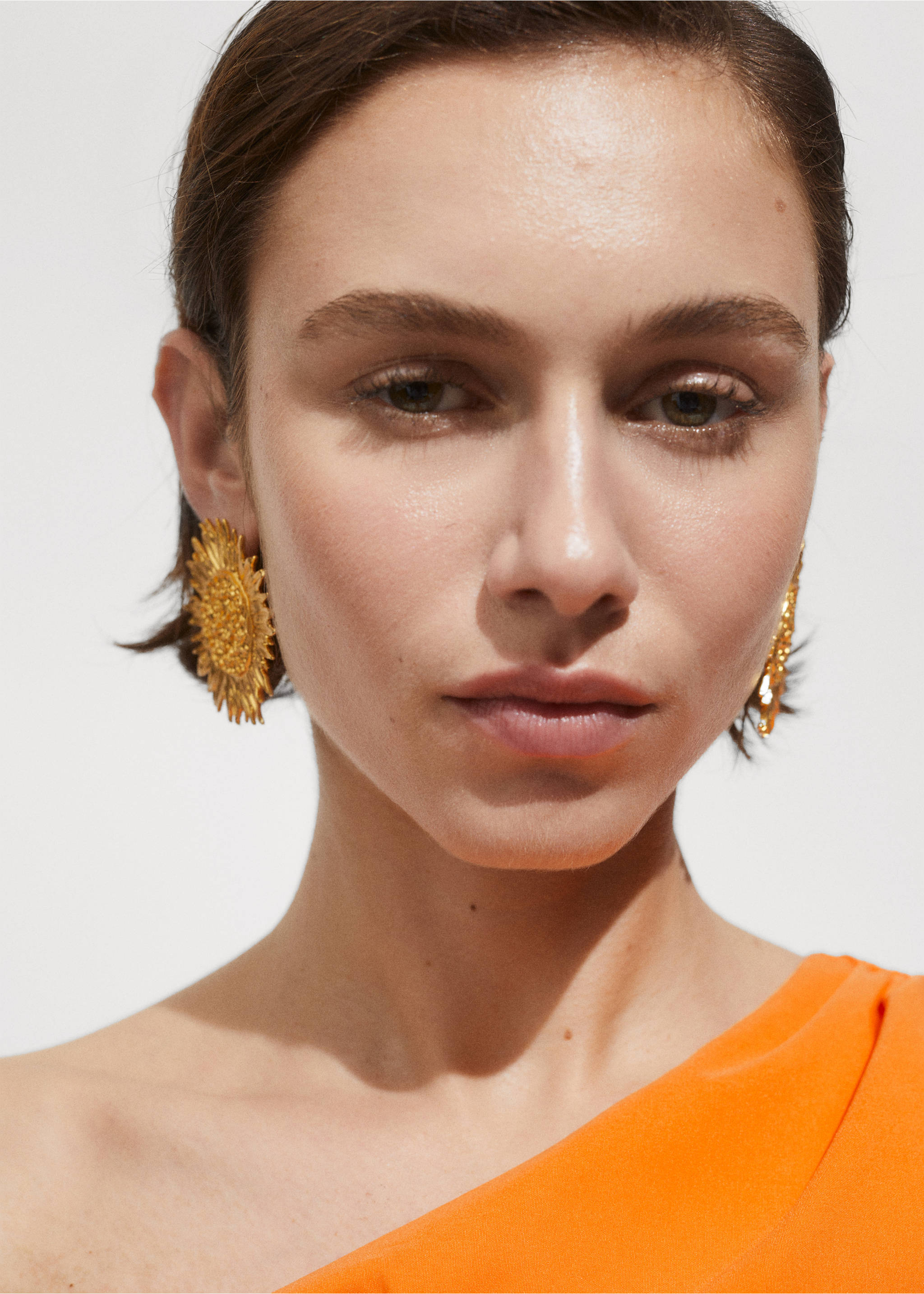 Asymmetrical pleated dress - Details of the article 1, Orange. Ref: 77060349-00.