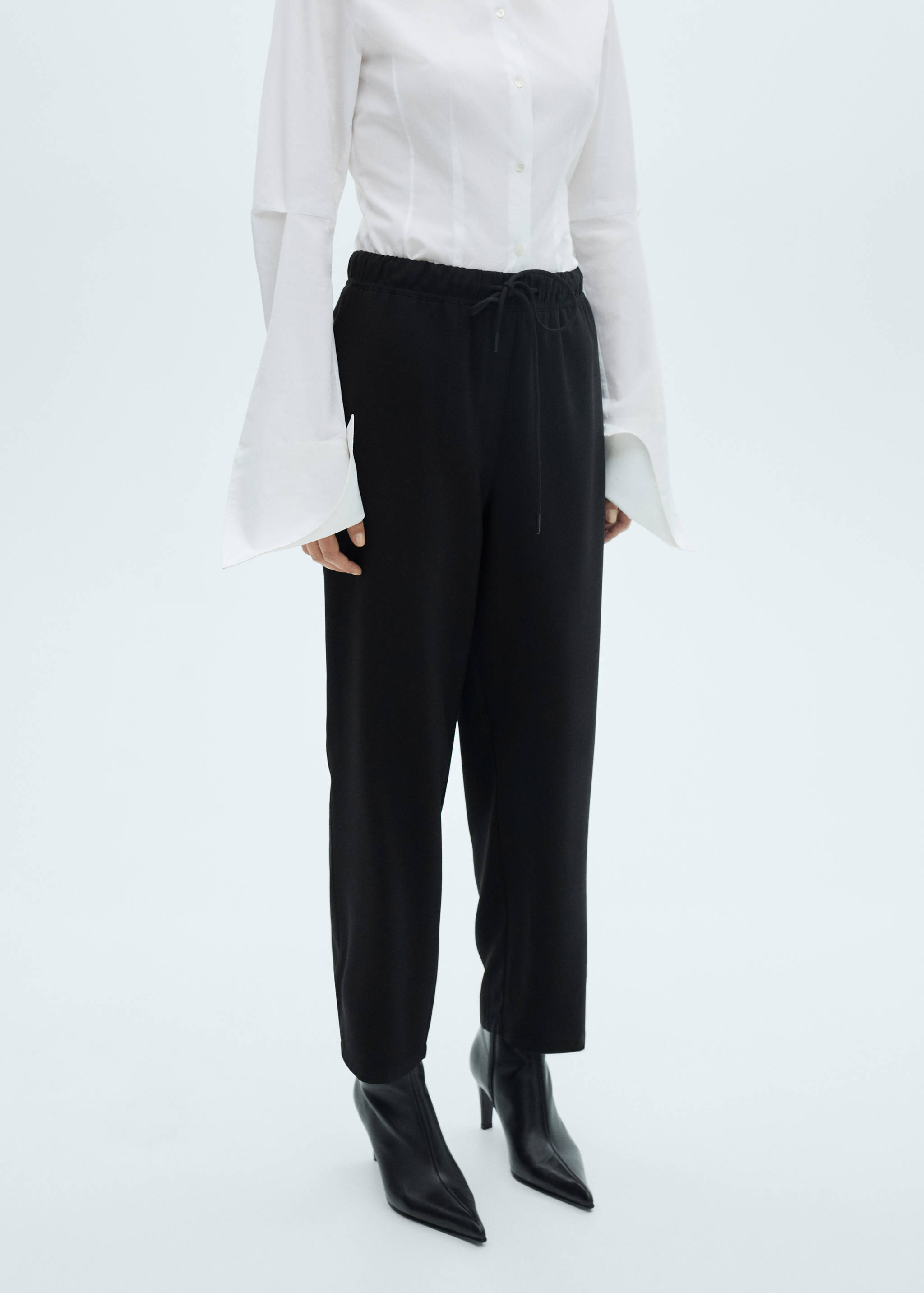 Calças jogger com cordão - Plano médio