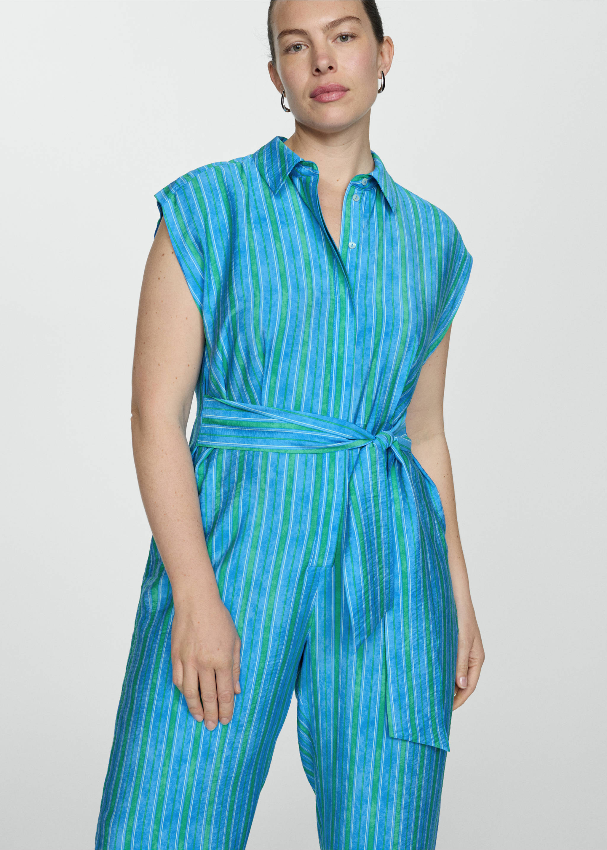 Shirt jumpsuit with bow - Details of the article 5, Blue. Ref: 77060354-00.