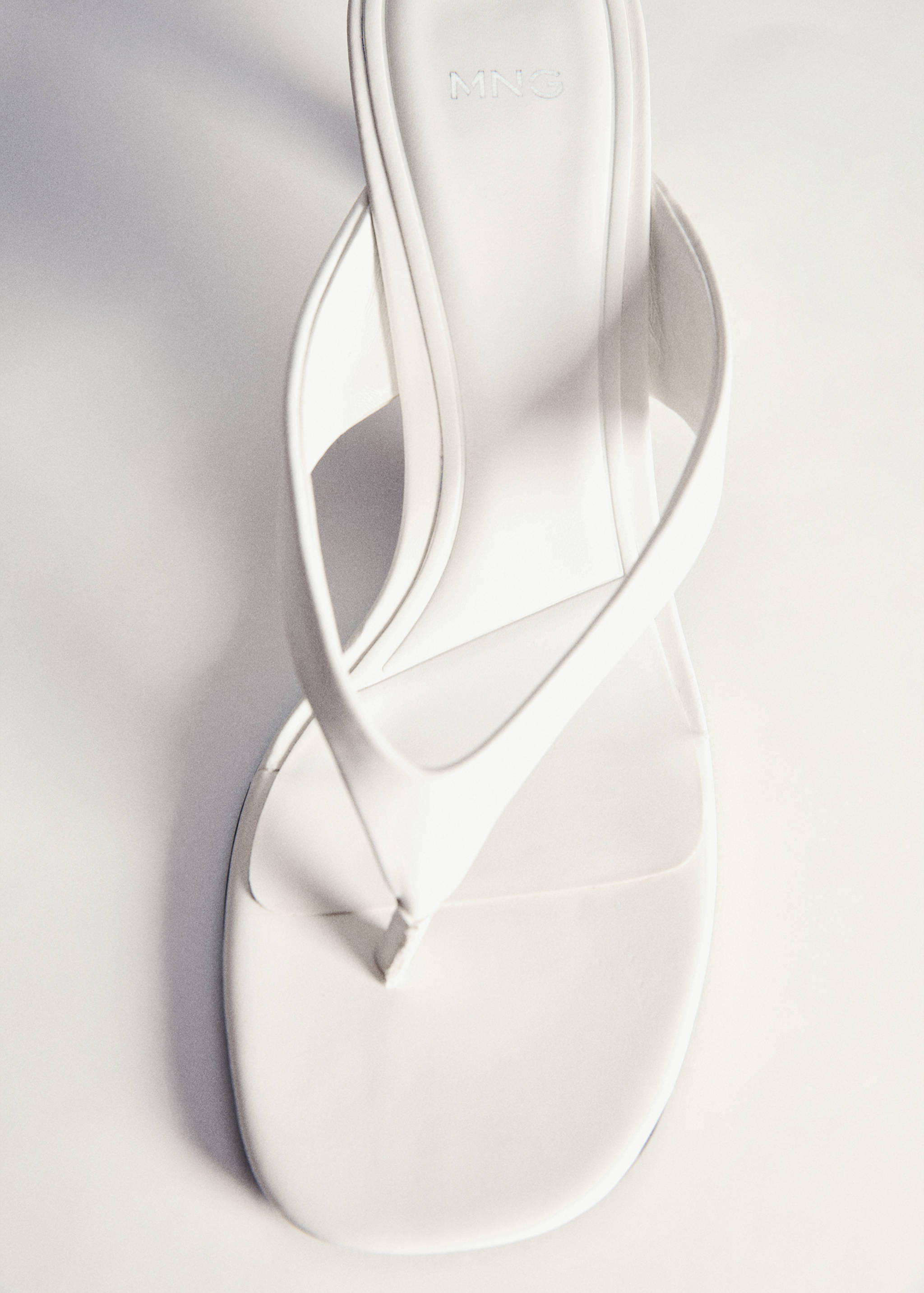 Kitten heel sandals - Details of the article 5