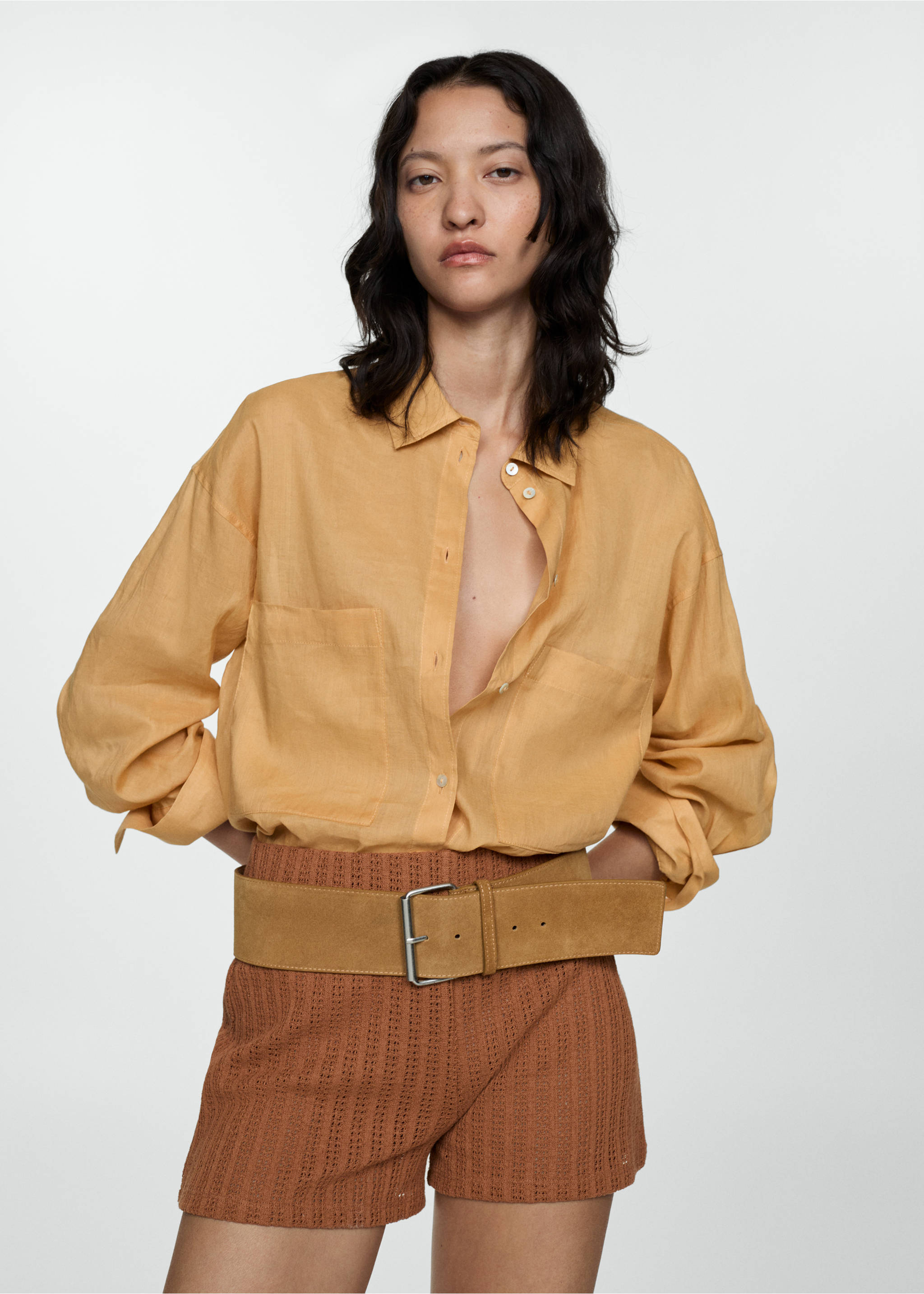 Straight-fit knitted shorts - Details of the article 1, Caramel. Ref: 77060372-00.