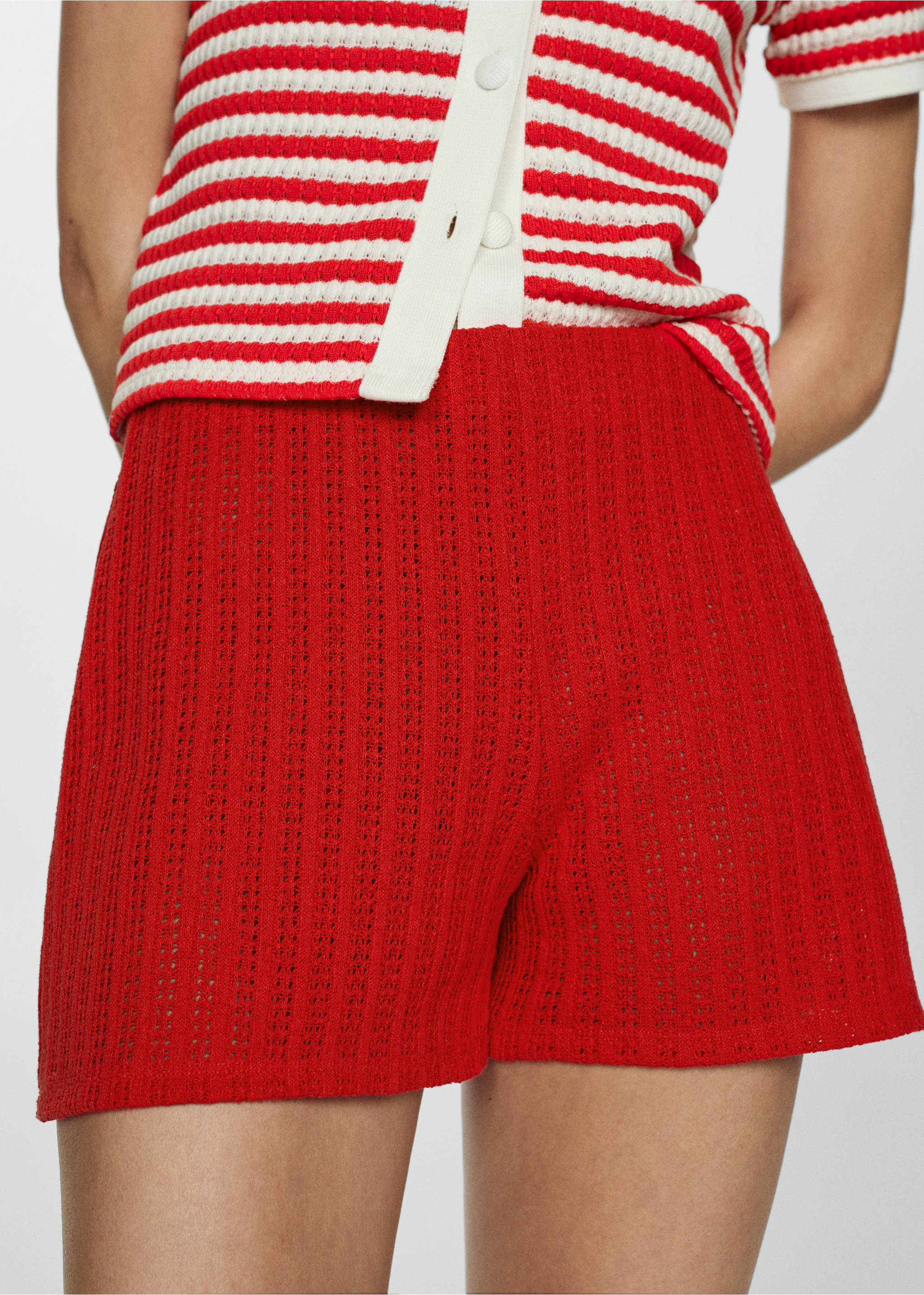 Shorts punto rectos - Detalle del artículo 6, Rojo coral. Ref: 77060372-00.