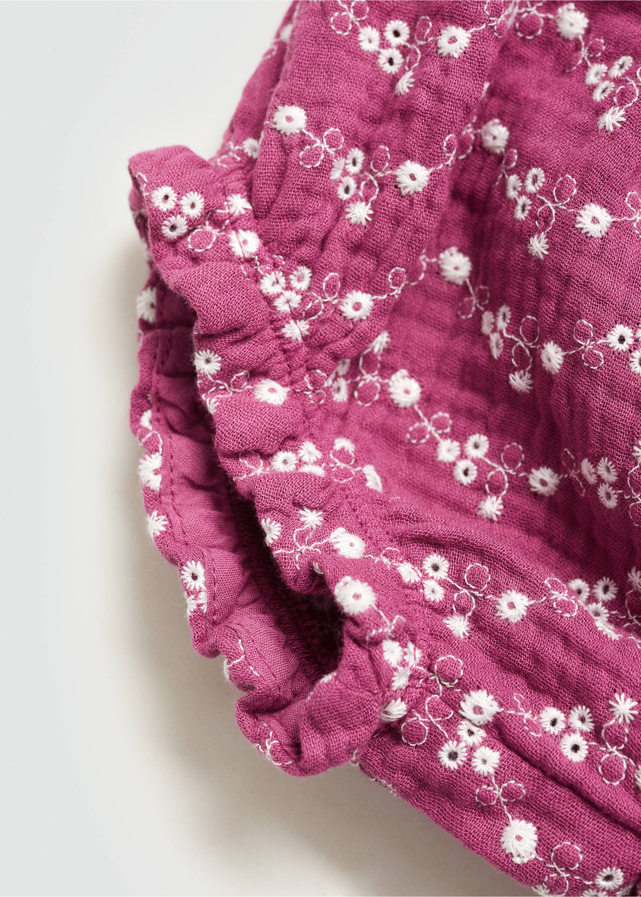 Floral embroidered shorts - Details of the article 8, Wine. Ref: 77060381-00.