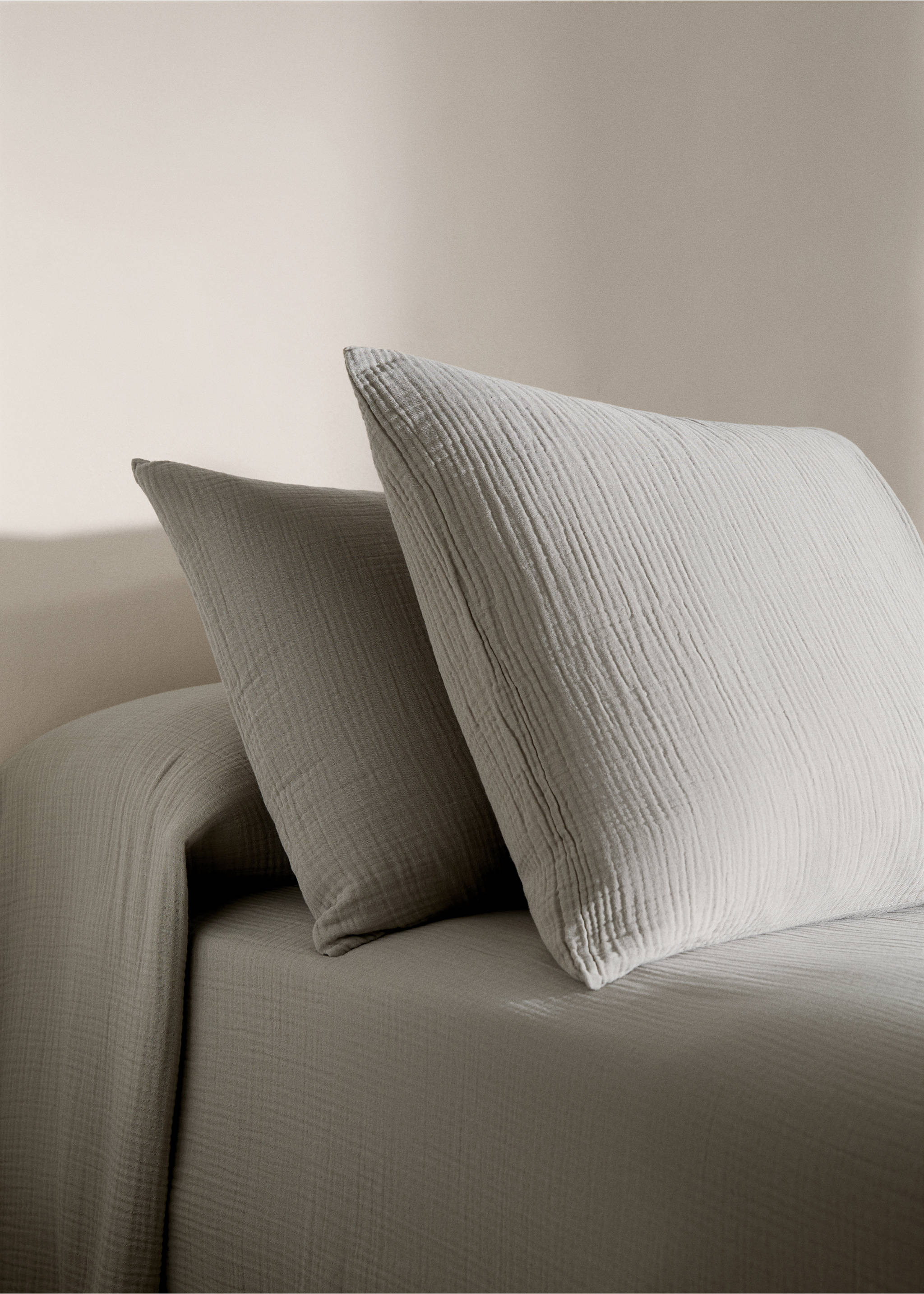 Cotton gauze pillowcase 60x60cm - General plane, Medium Grey. Ref: 77060574-00.