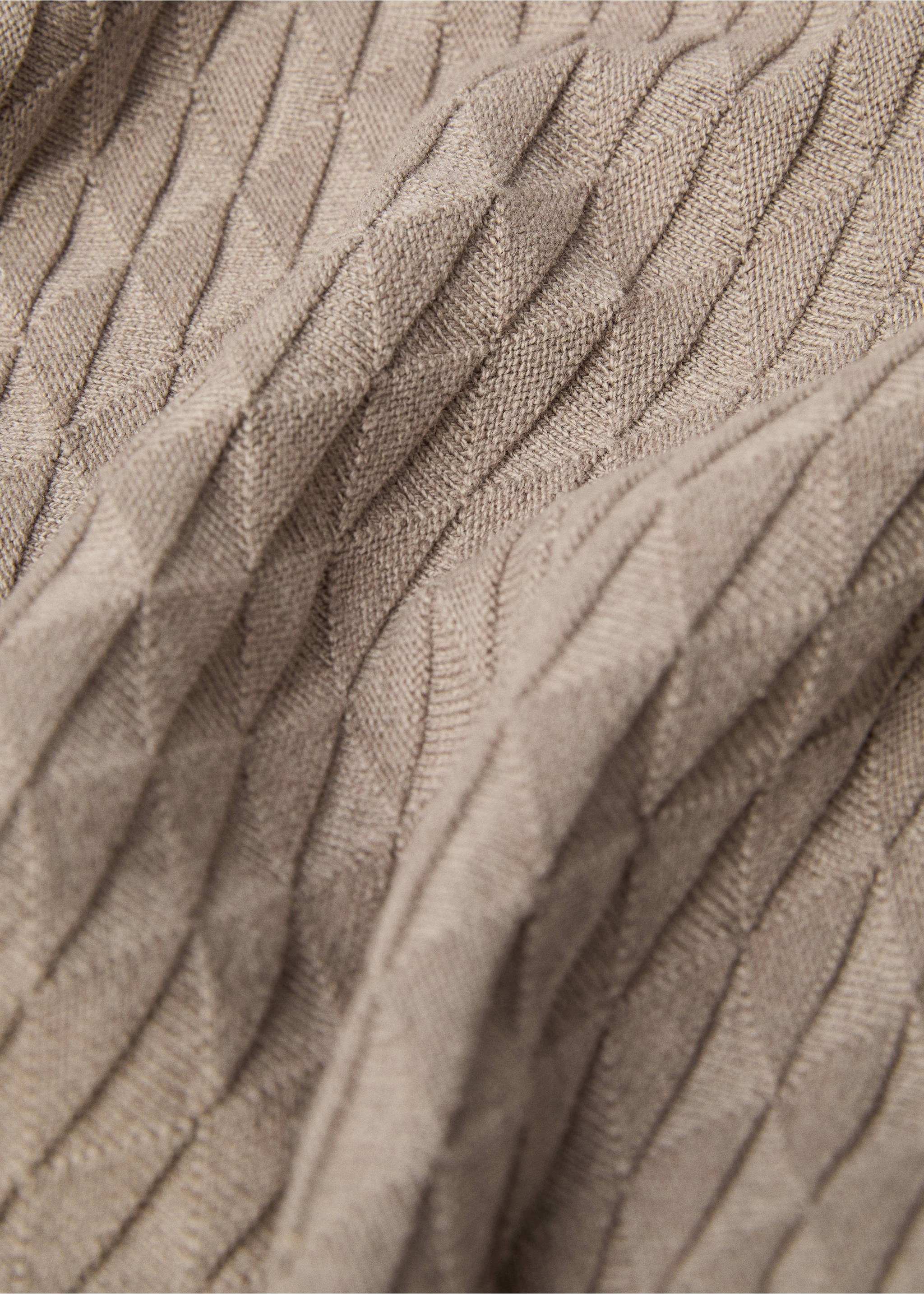 Check-print bag - Details of the article 1, Light/Pastel Brown. Ref: 77060581-00.