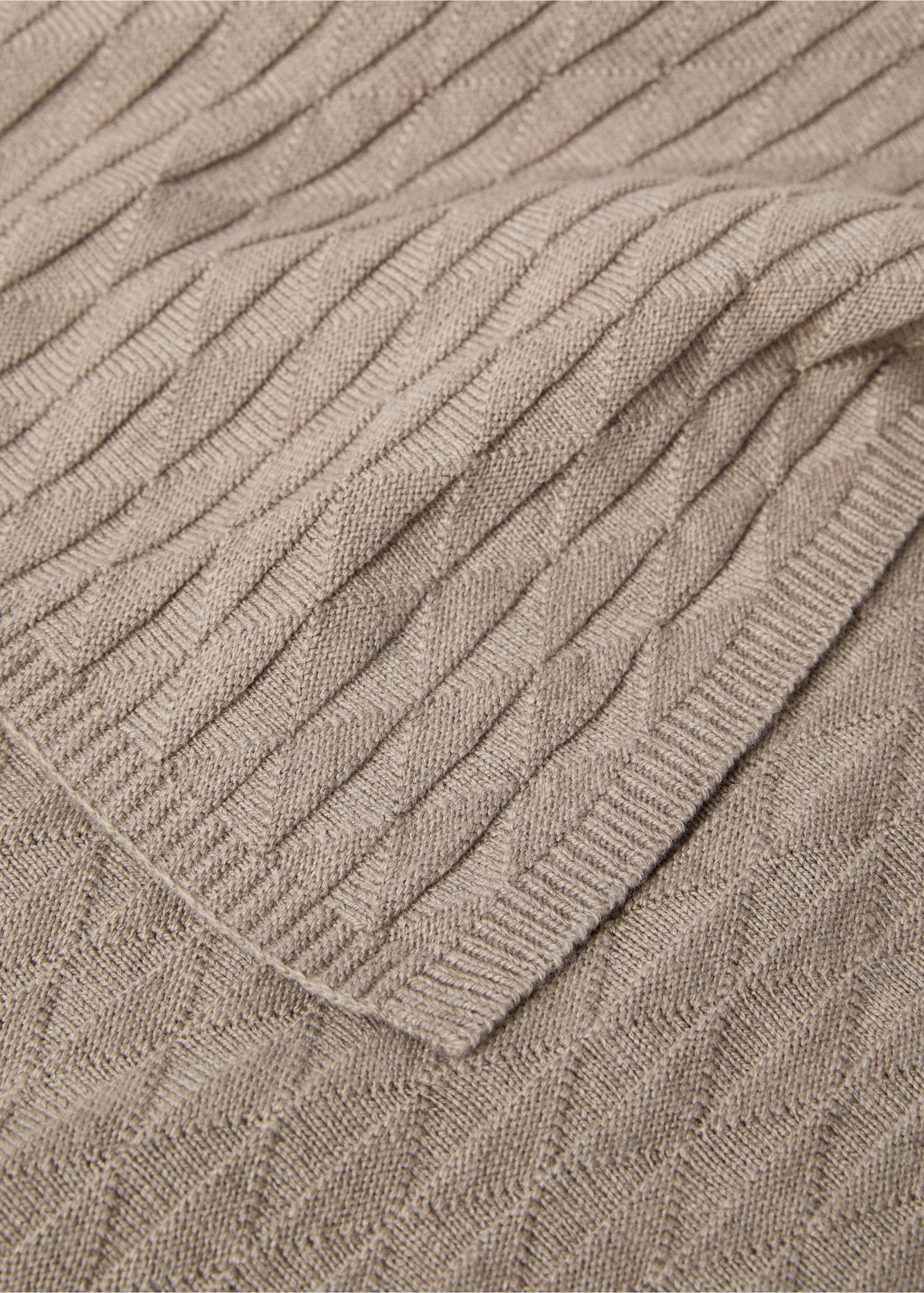 Check-print bag - Details of the article 2, Light/Pastel Brown. Ref: 77060581-00.