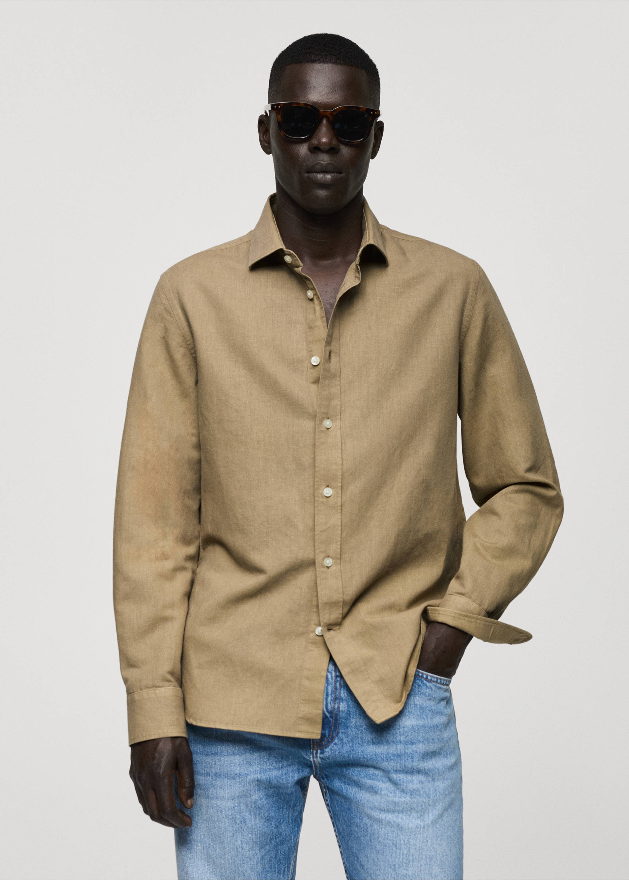 Classic-fit linen-blend shirt - Medium plane, Khaki. Ref: 77060583-00.