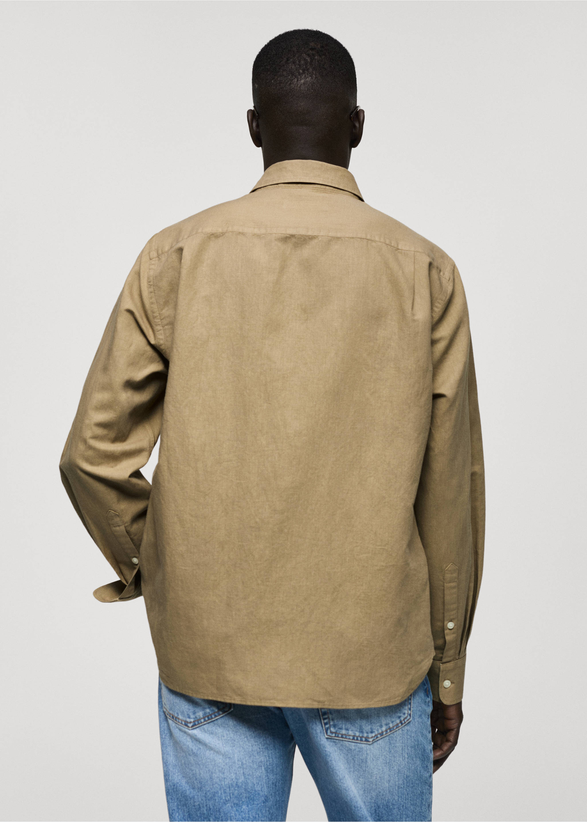 Classic-fit linen-blend shirt - Reverse of the article, Khaki. Ref: 77060583-00.