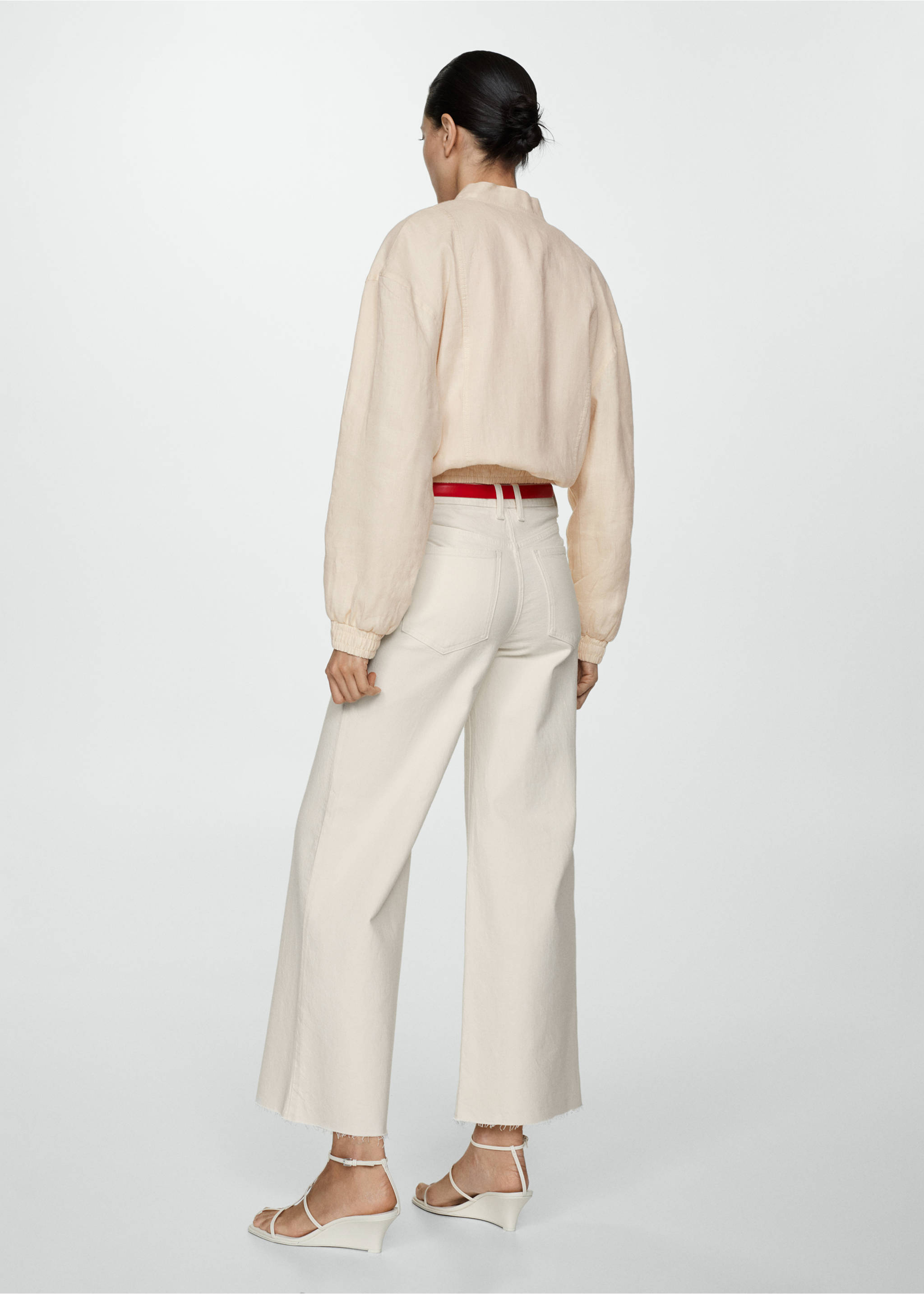 Culotte-Jeans mit mittlerer Bundhöhe - Rückseite des Artikels, Sandfarben. Ref: 77060586-00.