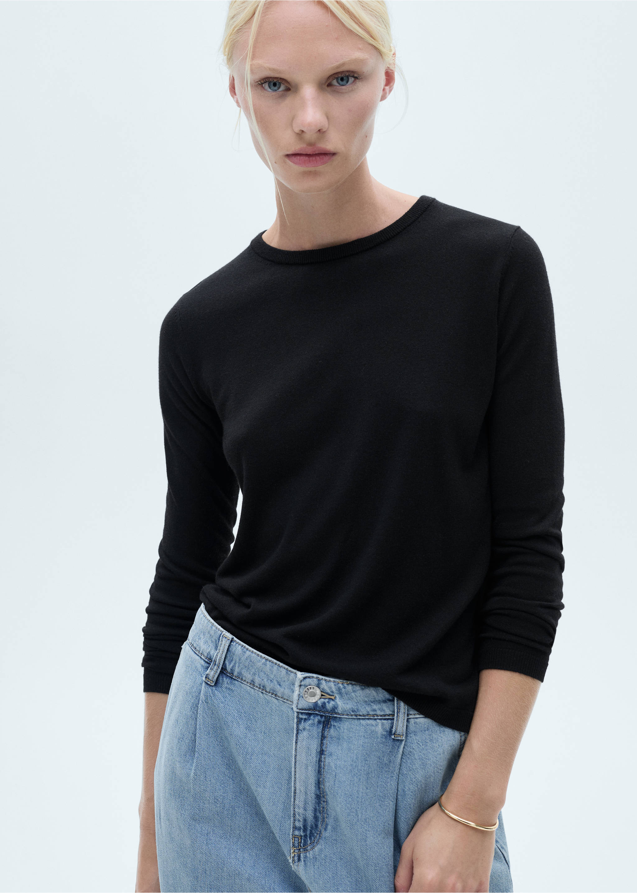 Wide leg pleated jeans - Details of the article 1, Medium Blue. Ref: 77060592-00.