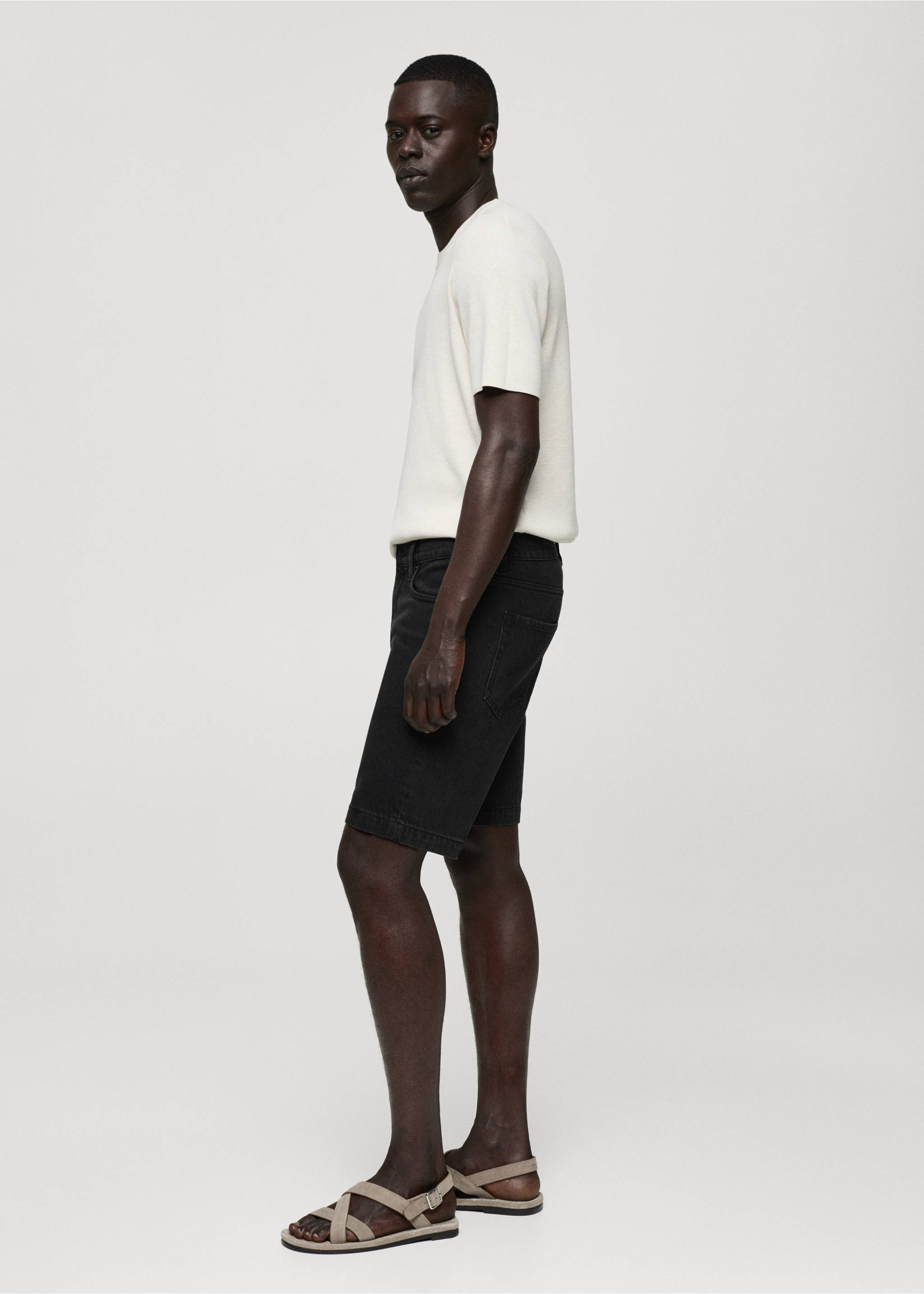 Bermuda jean regular fit - Détail de l'article 2, Black denim. Ref: 77060596-00.
