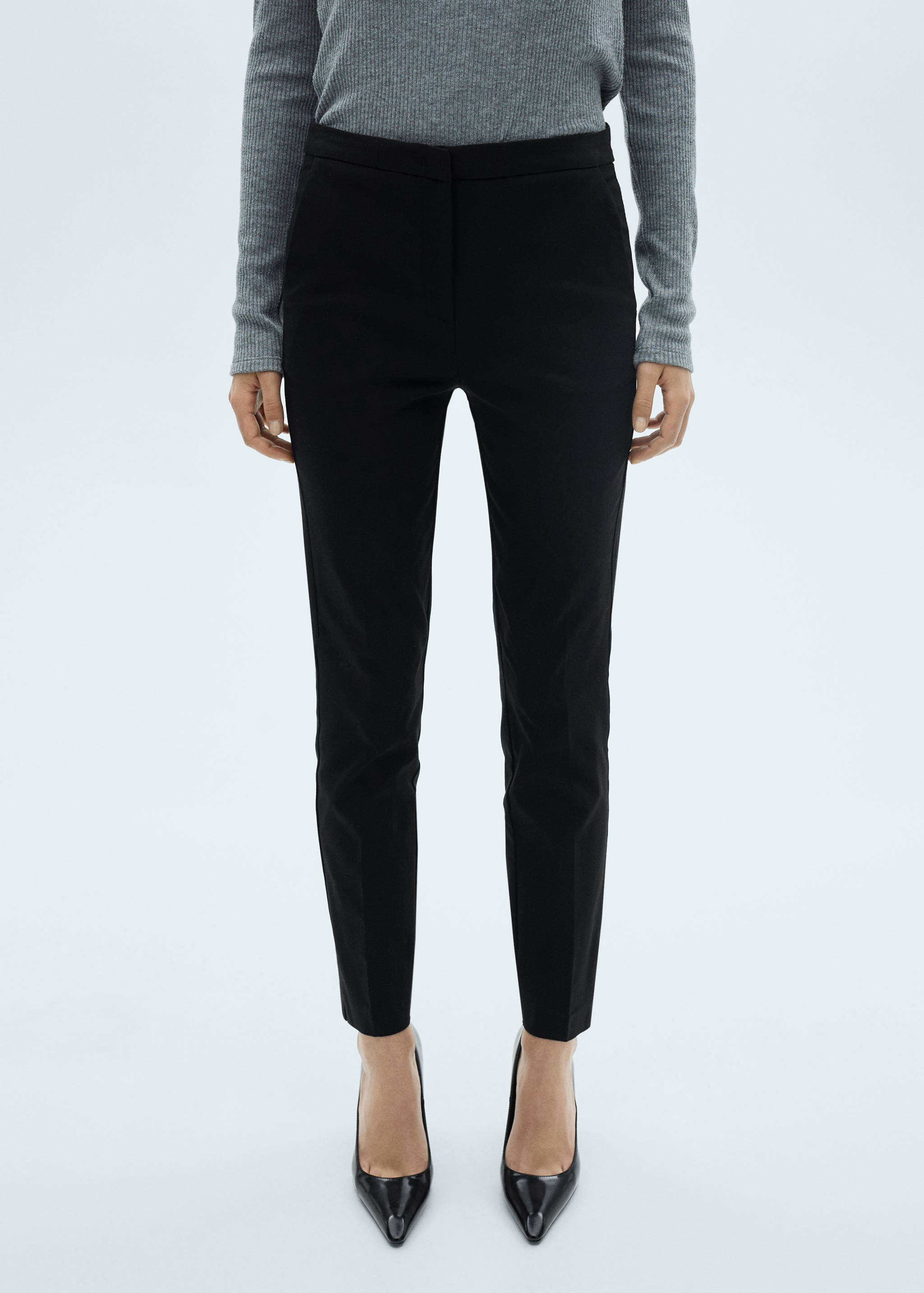 Crop παντελόνι σωλήνας - Μεσαίο πλάνο