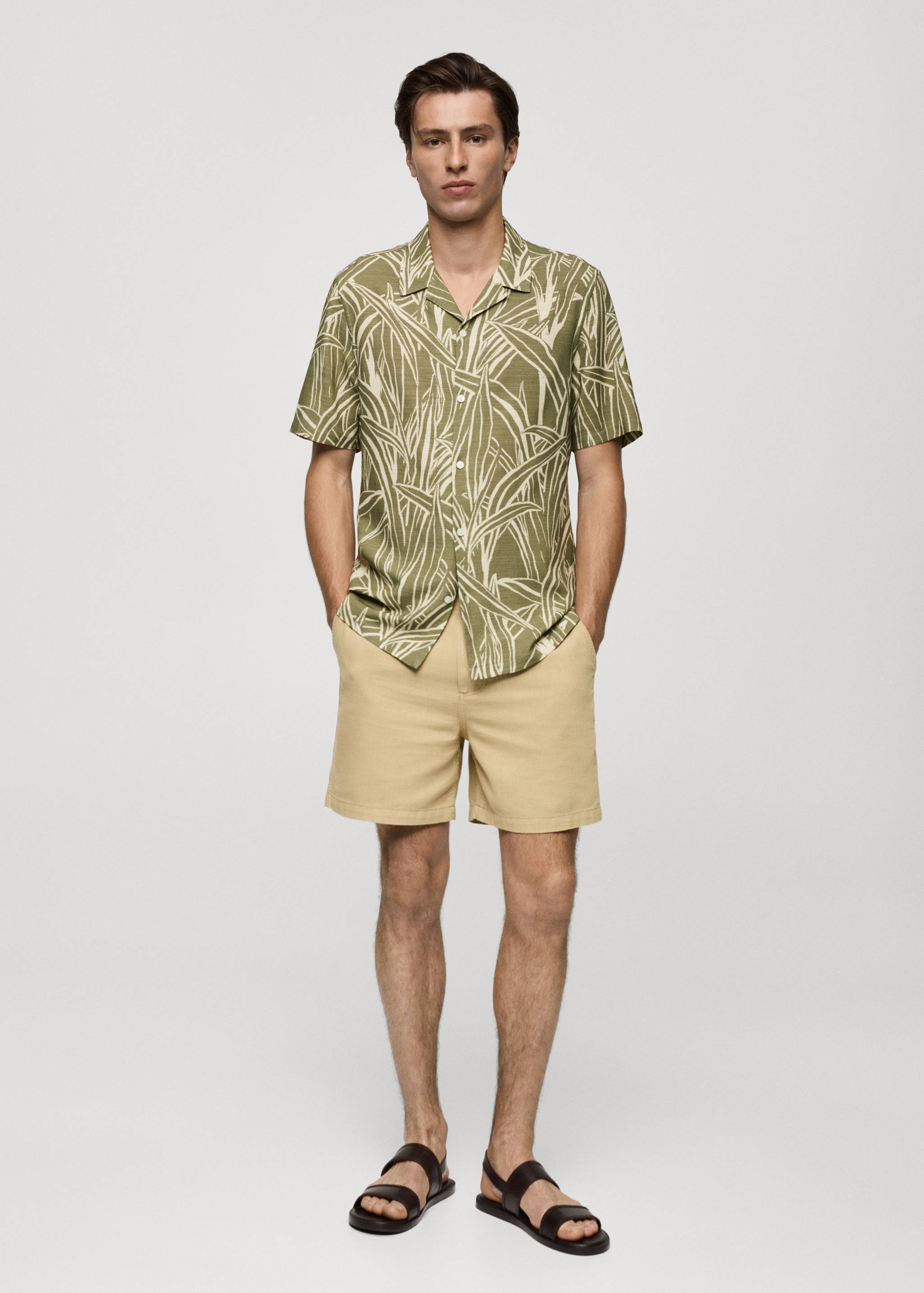 Camisa regular fit estampado hojas - Plano general