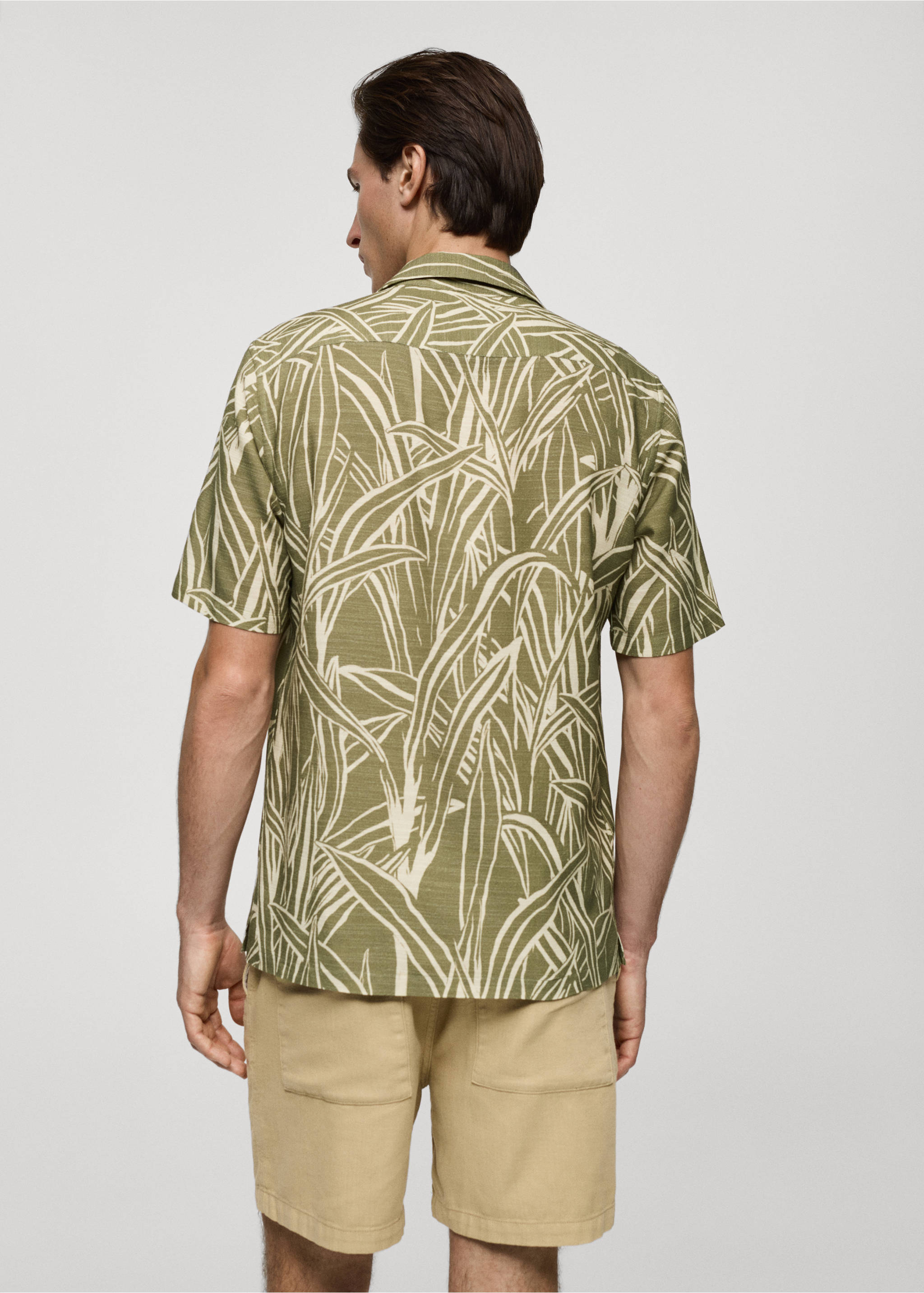 Regular-fit leaf-print shirt - Reverse of the article, Khaki. Ref: 77060621-00.
