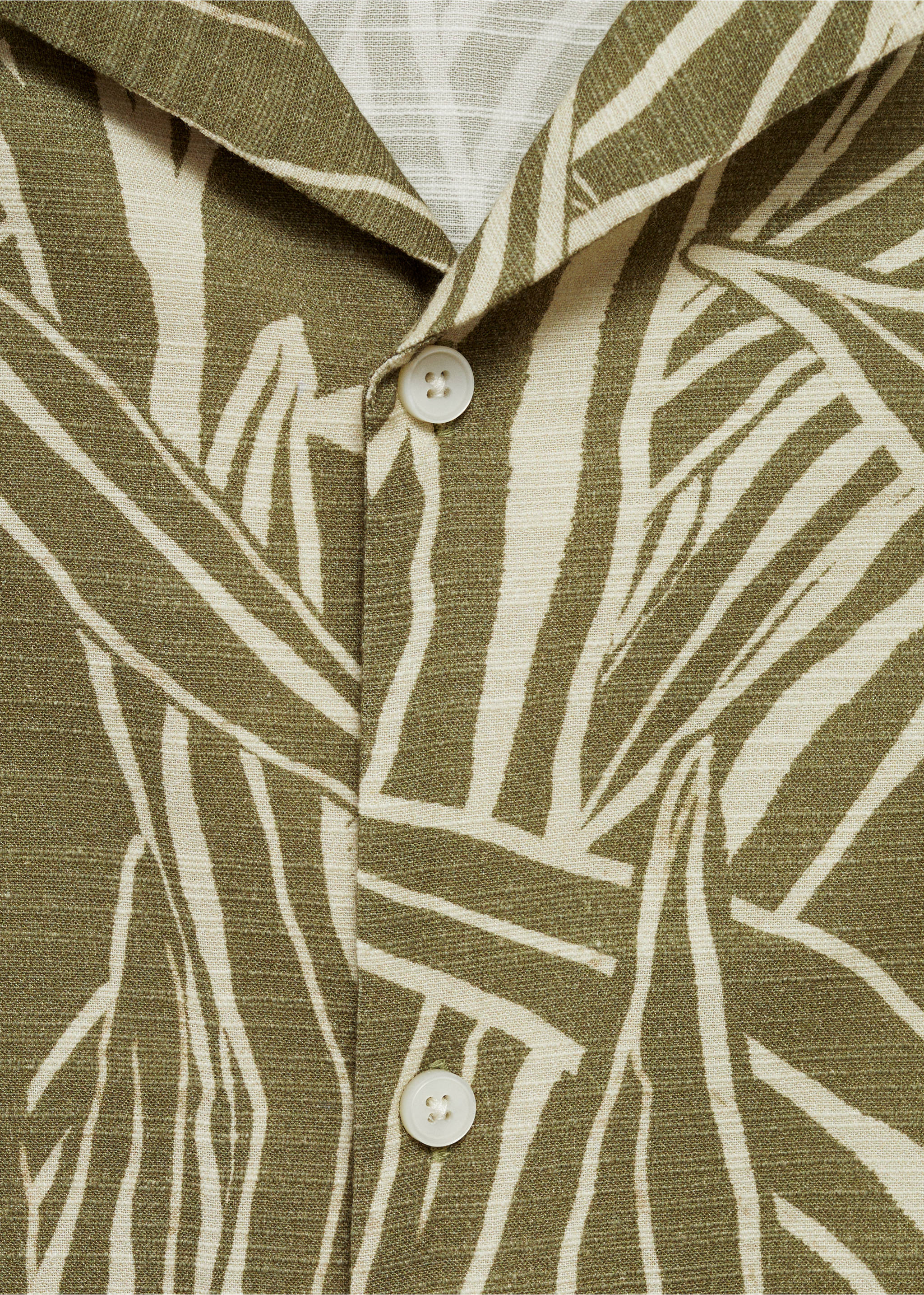 Regular-fit leaf-print shirt - Details of the article 8, Khaki. Ref: 77060621-00.
