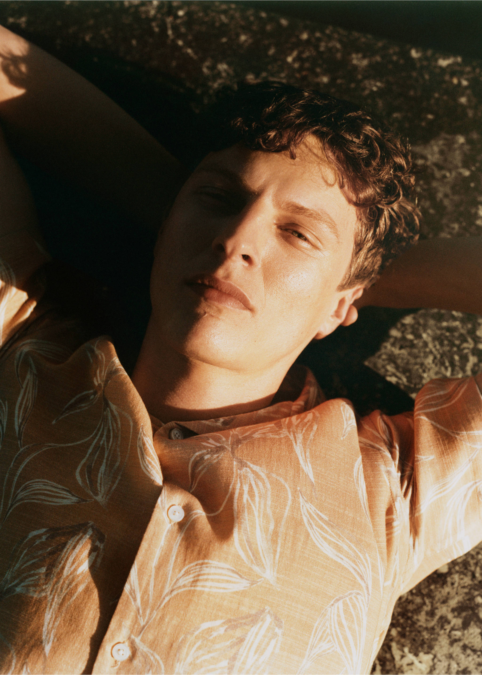 Printed fluid regular-fit shirt - Details of the article 3, Peach. Ref: 77060622-00.