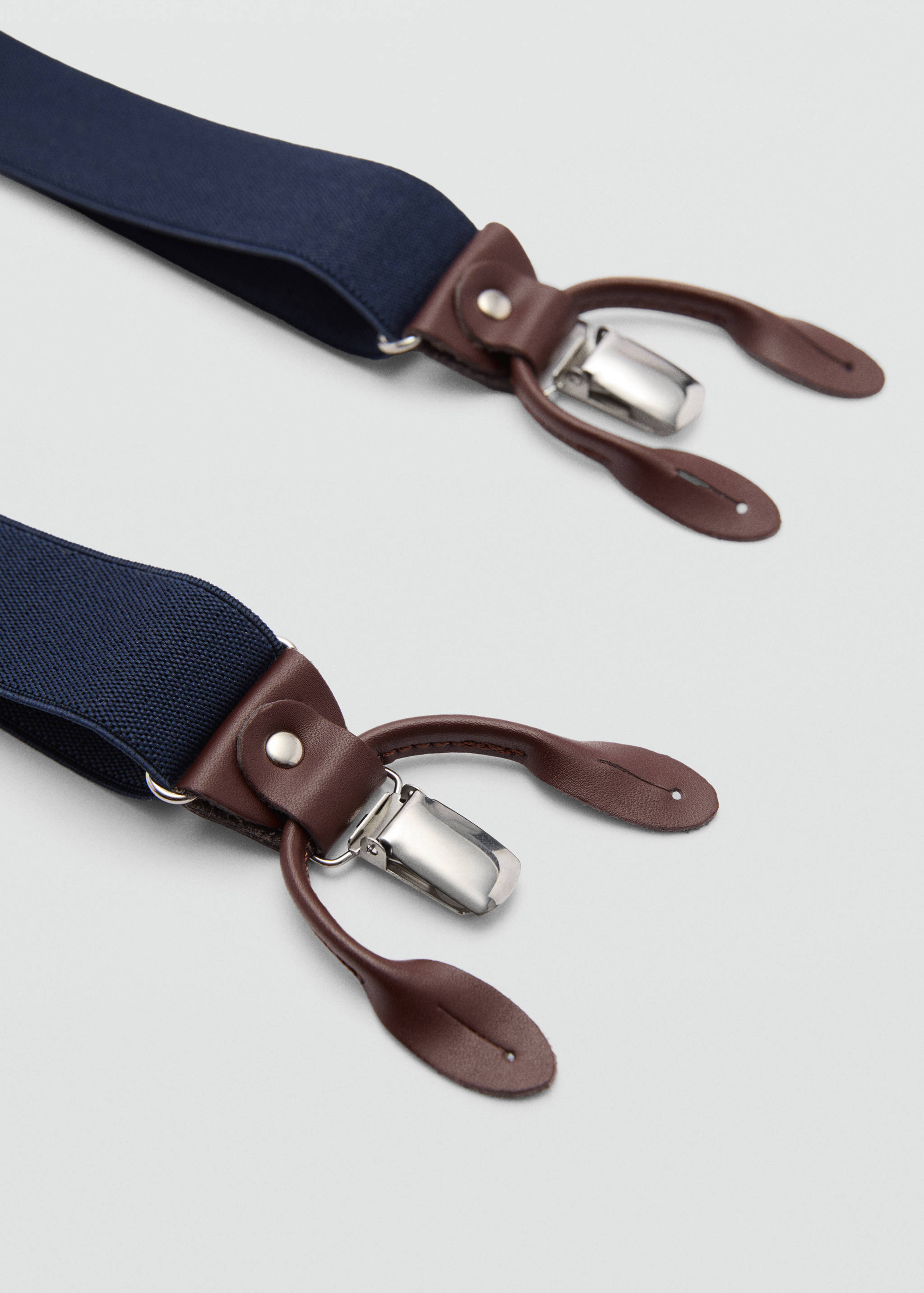 Adjustable elastic straps with leather details - Details of the article 2