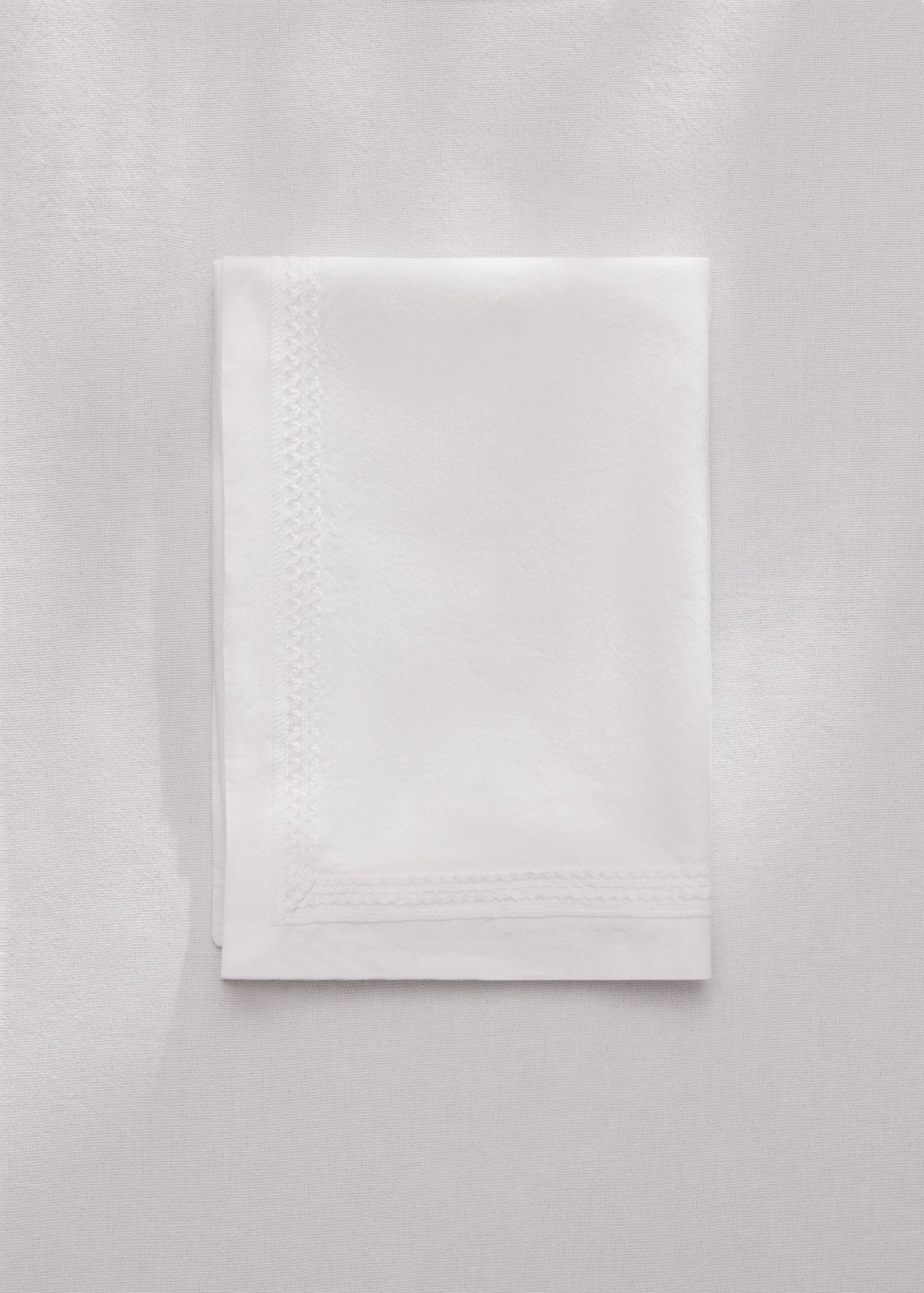 Napkins with lace trim - General plane