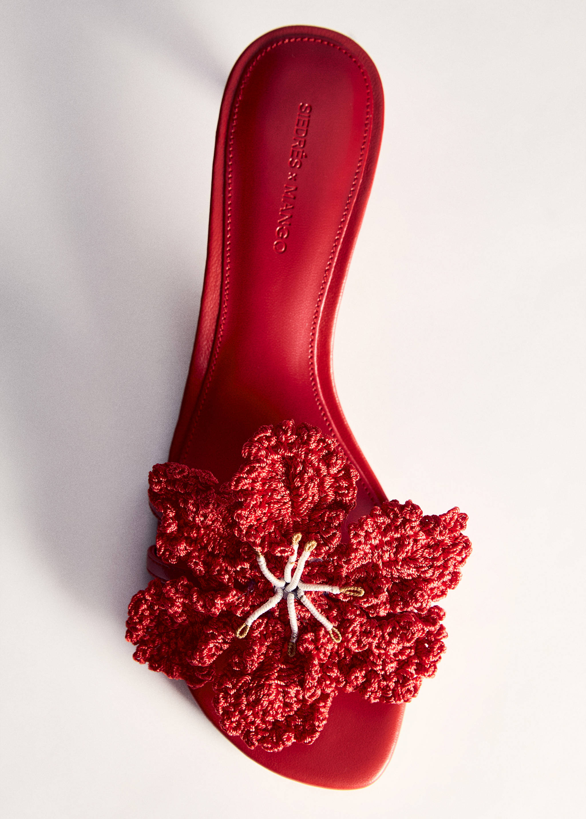 Magas sarkú virágos bőr szandál - A termék adatai 5