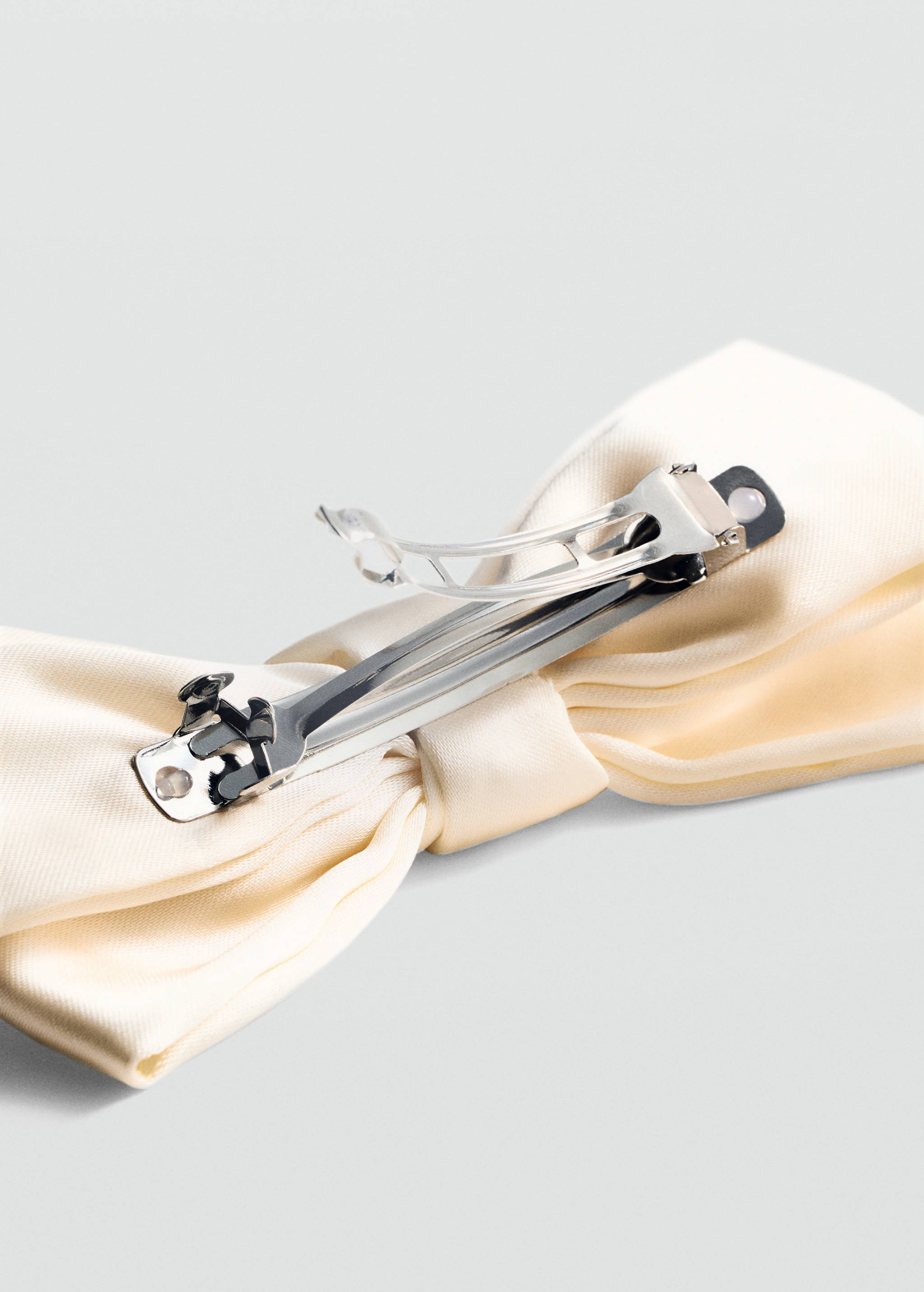 Haarspange mit Schleife - Mittlere Ansicht