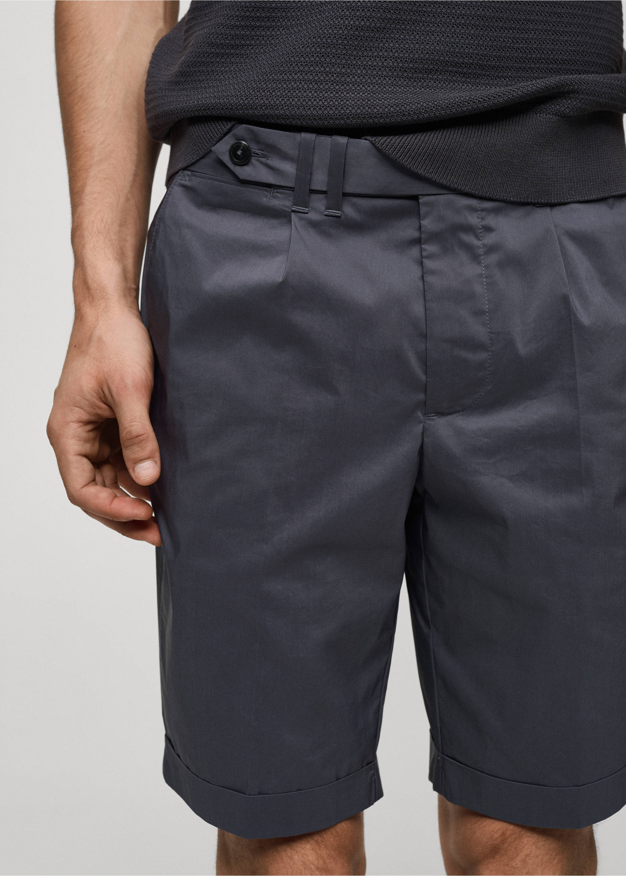 Cotton pleated Bermuda shorts - Details of the article 1, Dark Navy. Ref: 77062532-00.
