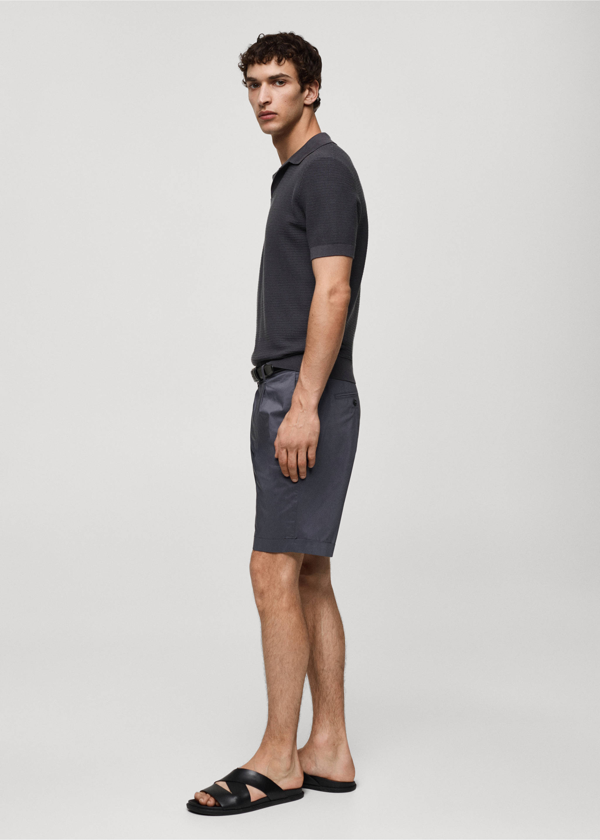 Cotton pleated Bermuda shorts - Details of the article 2, Dark Navy. Ref: 77062532-00.