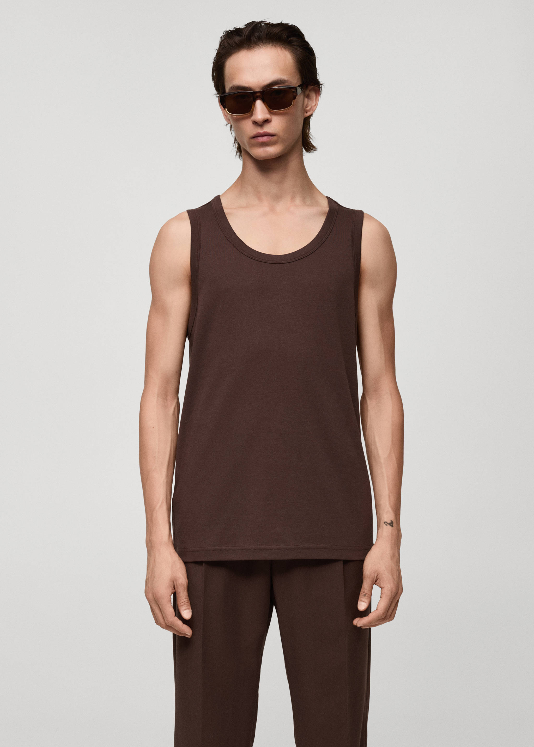 100% cotton tank top - Medium plane