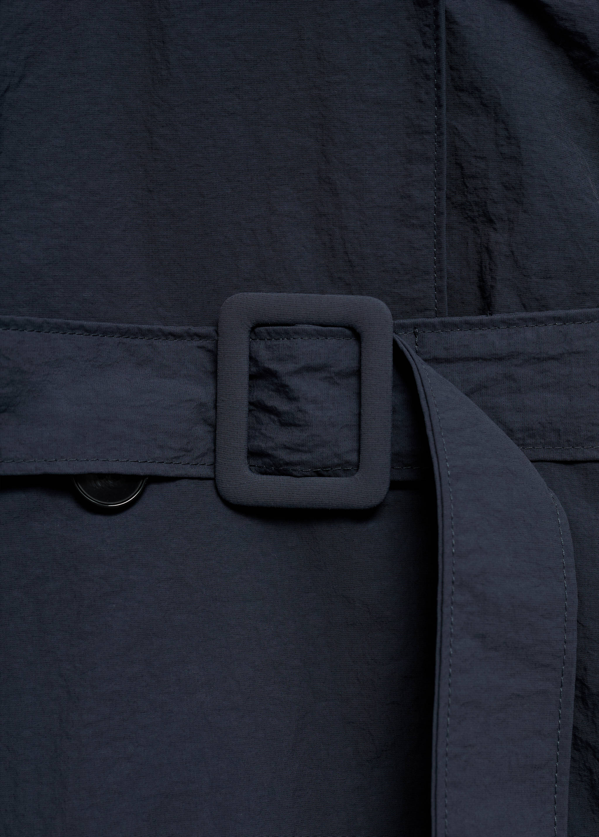 Klassischer Trenchcoat mit Gürtel - Detail des Artikels 8