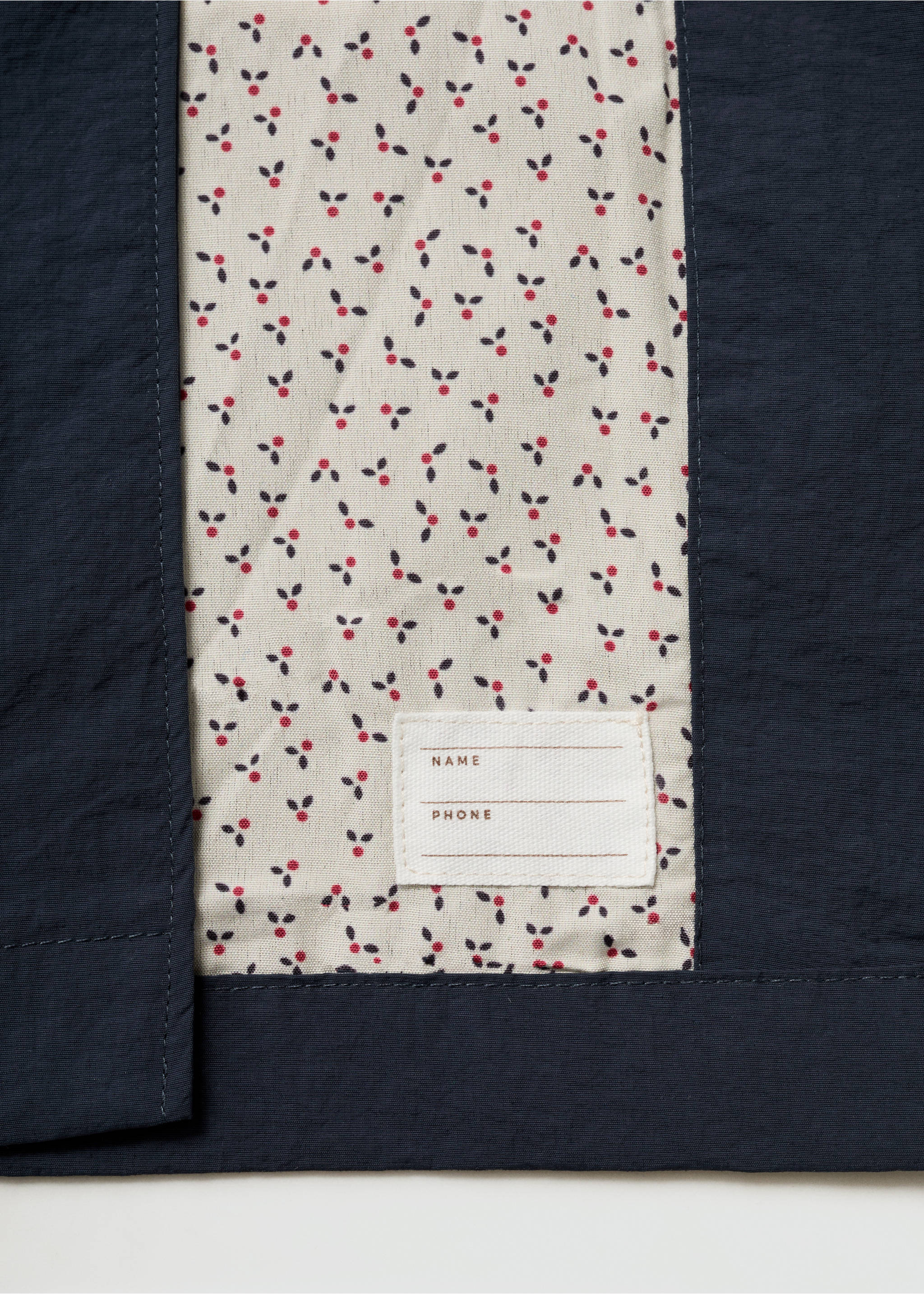 Klassischer Trenchcoat mit Gürtel - Detail des Artikels 0, Dunkles Marineblau. Ref: 77062540-00.