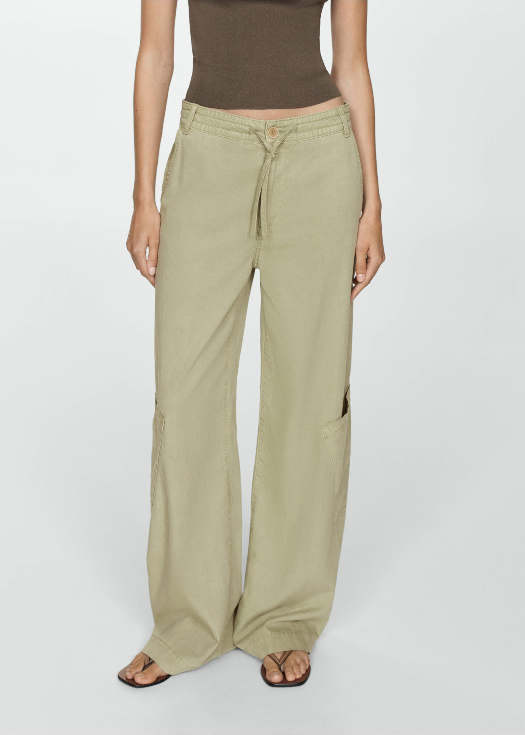 Pantalón lyocell cordón ajustable - Plano medio, Khaki. Ref: 77062915-00.