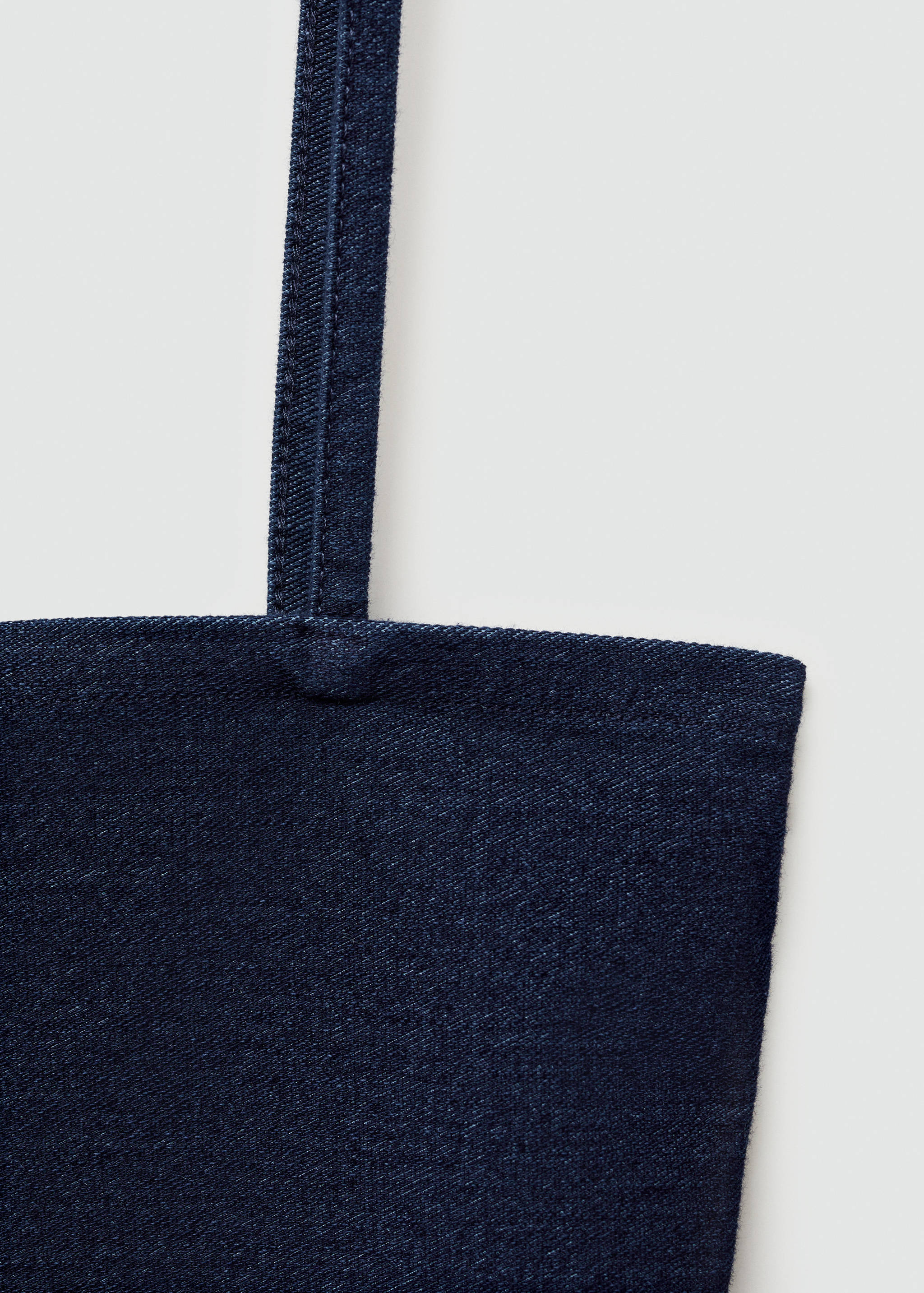 Cropped top with thin straps - Details of the article 8