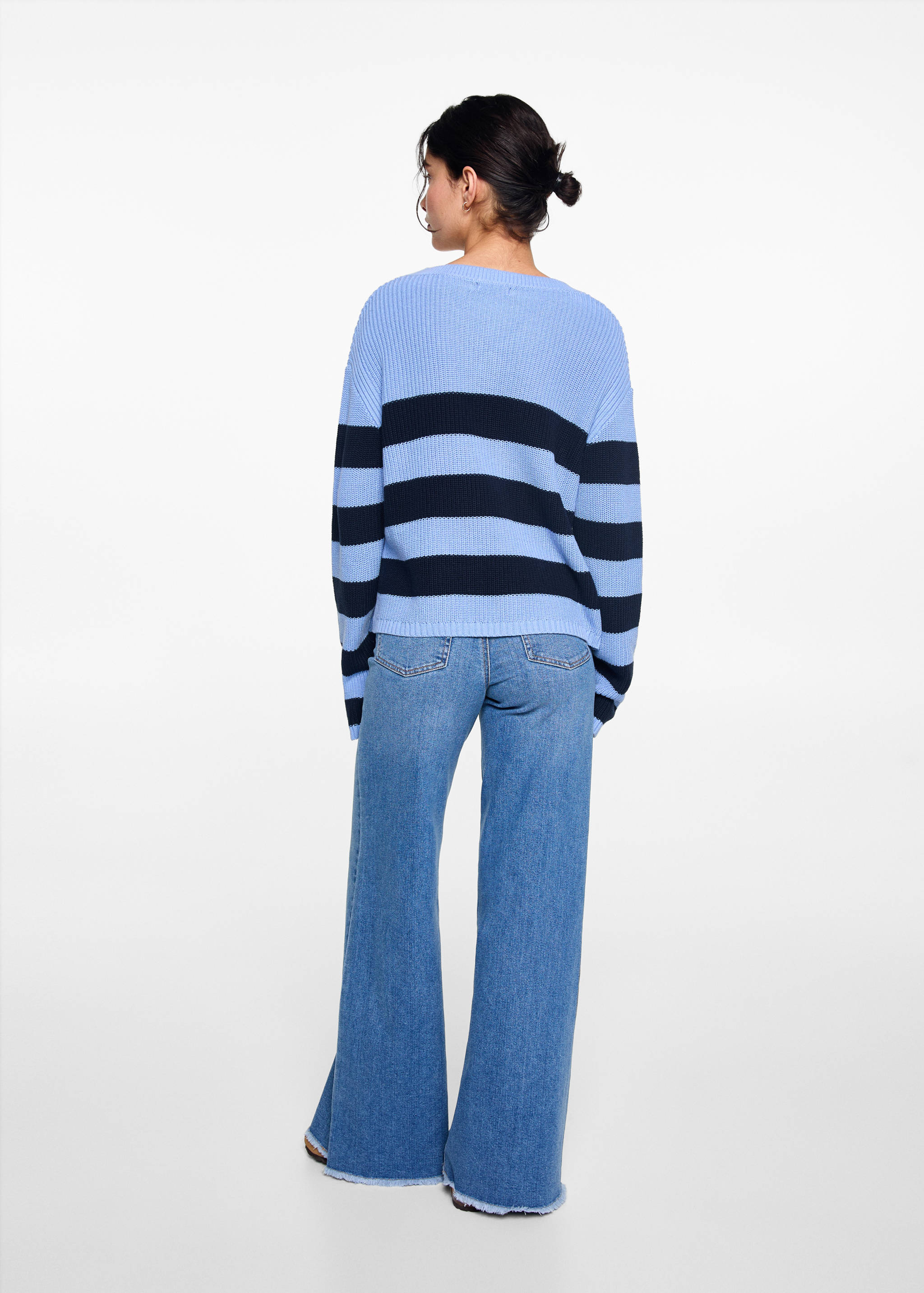 Striped sweater - Reverse of the article