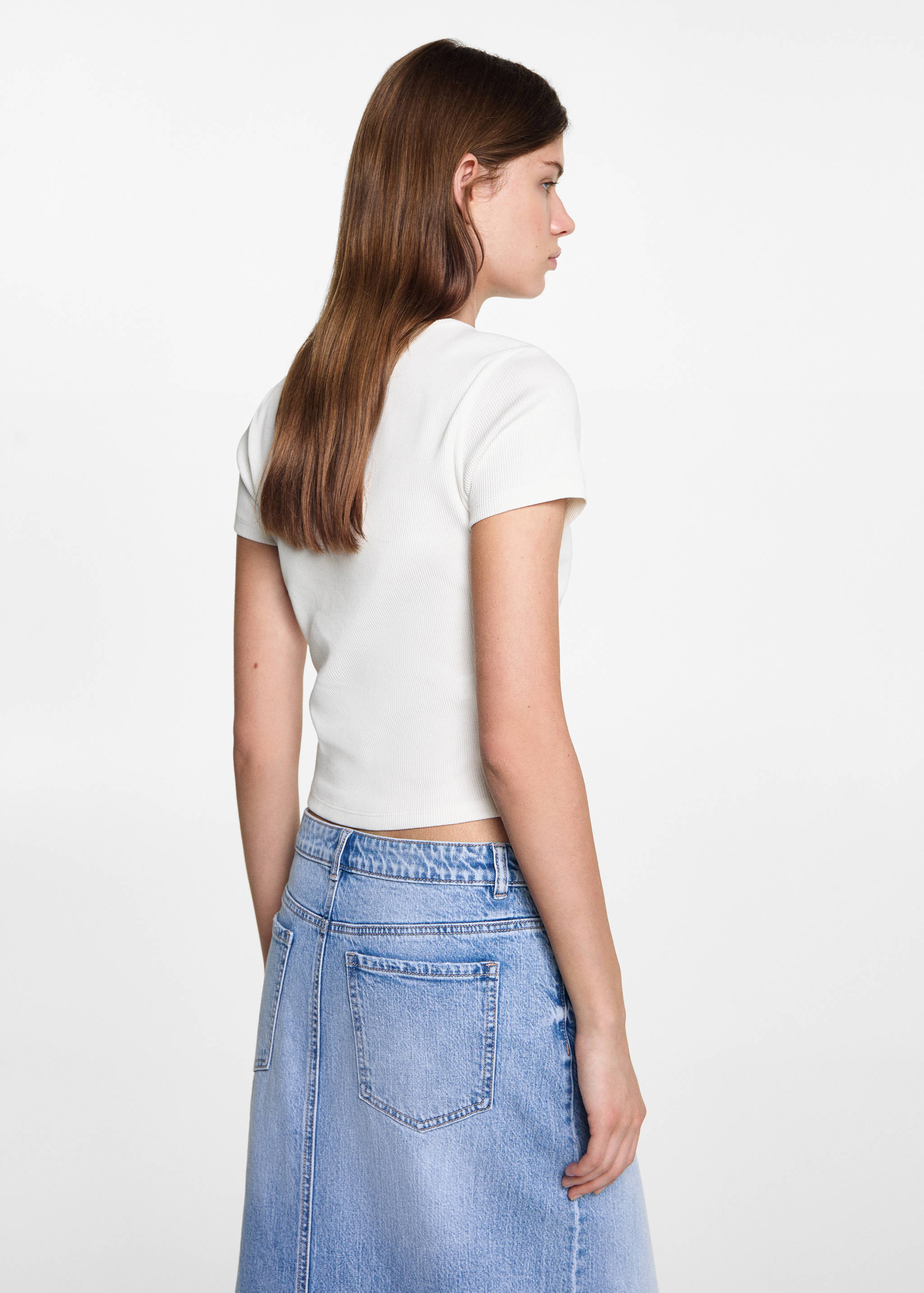 V-neck T-shirt - Reverse of the article