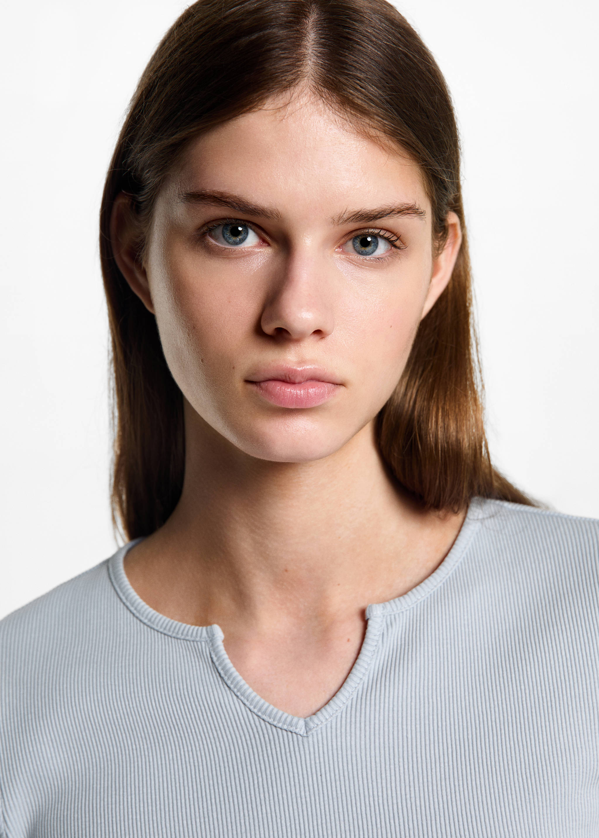 V-neck T-shirt - Details of the article 1