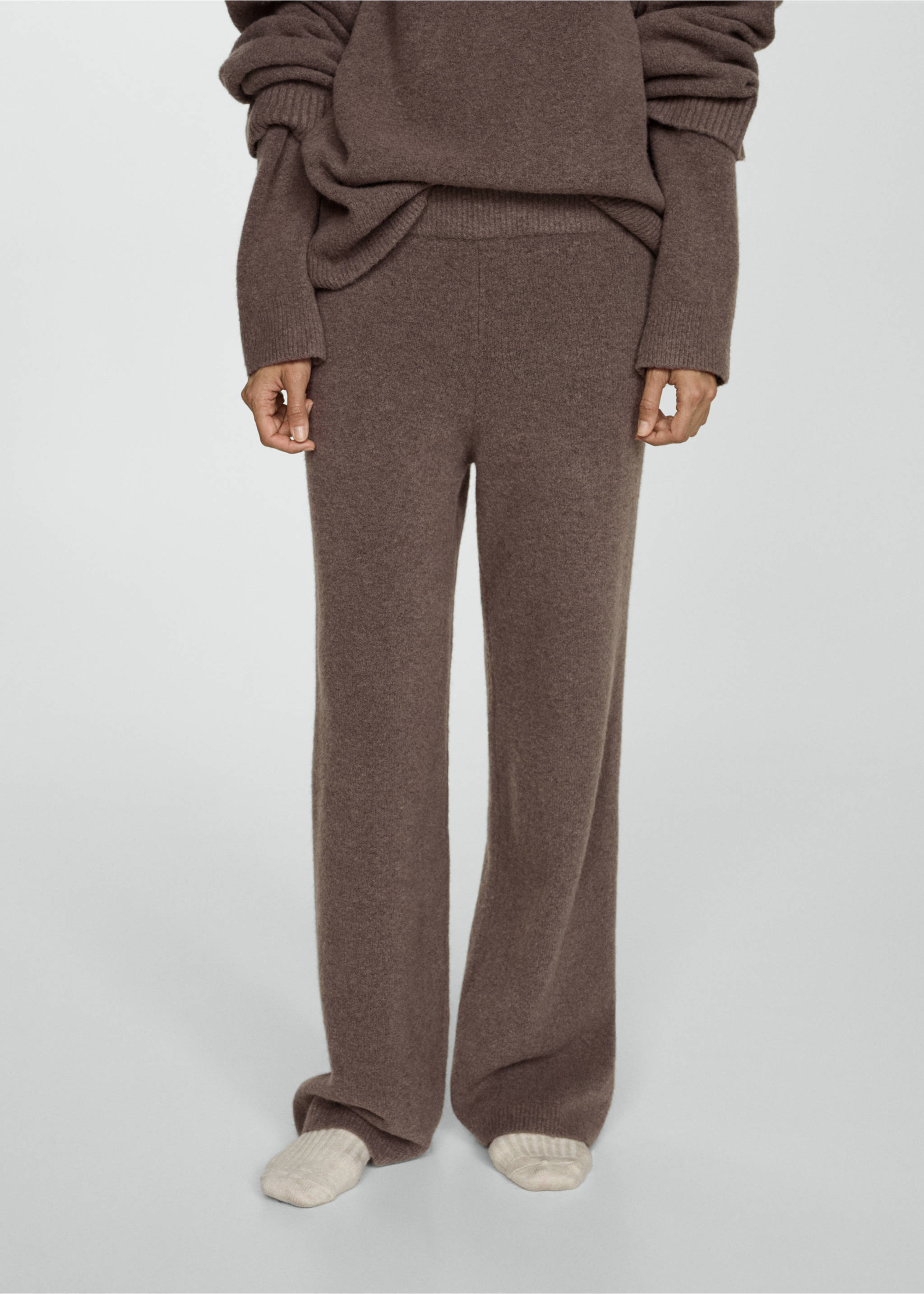 Straight knitted trousers - Medium plane, Brown. Ref: 77063266-00.