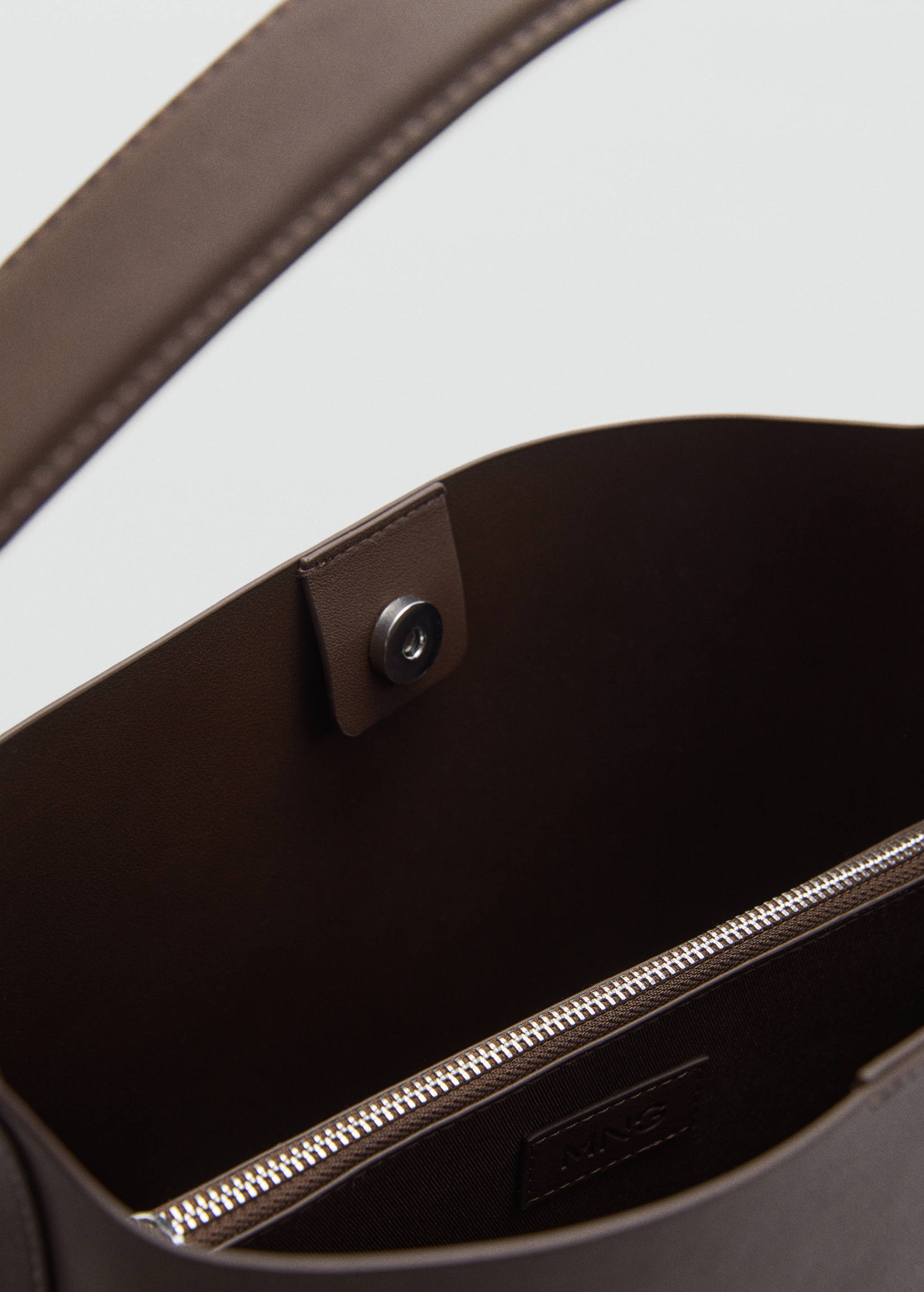 Shopper bag with buckle - Details of the article 2