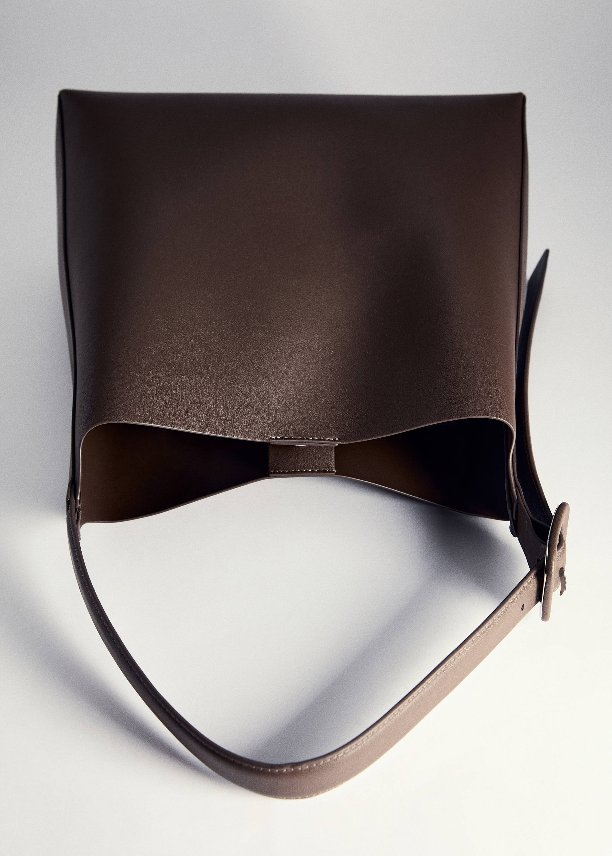 Shopper bag with buckle - Details of the article 5