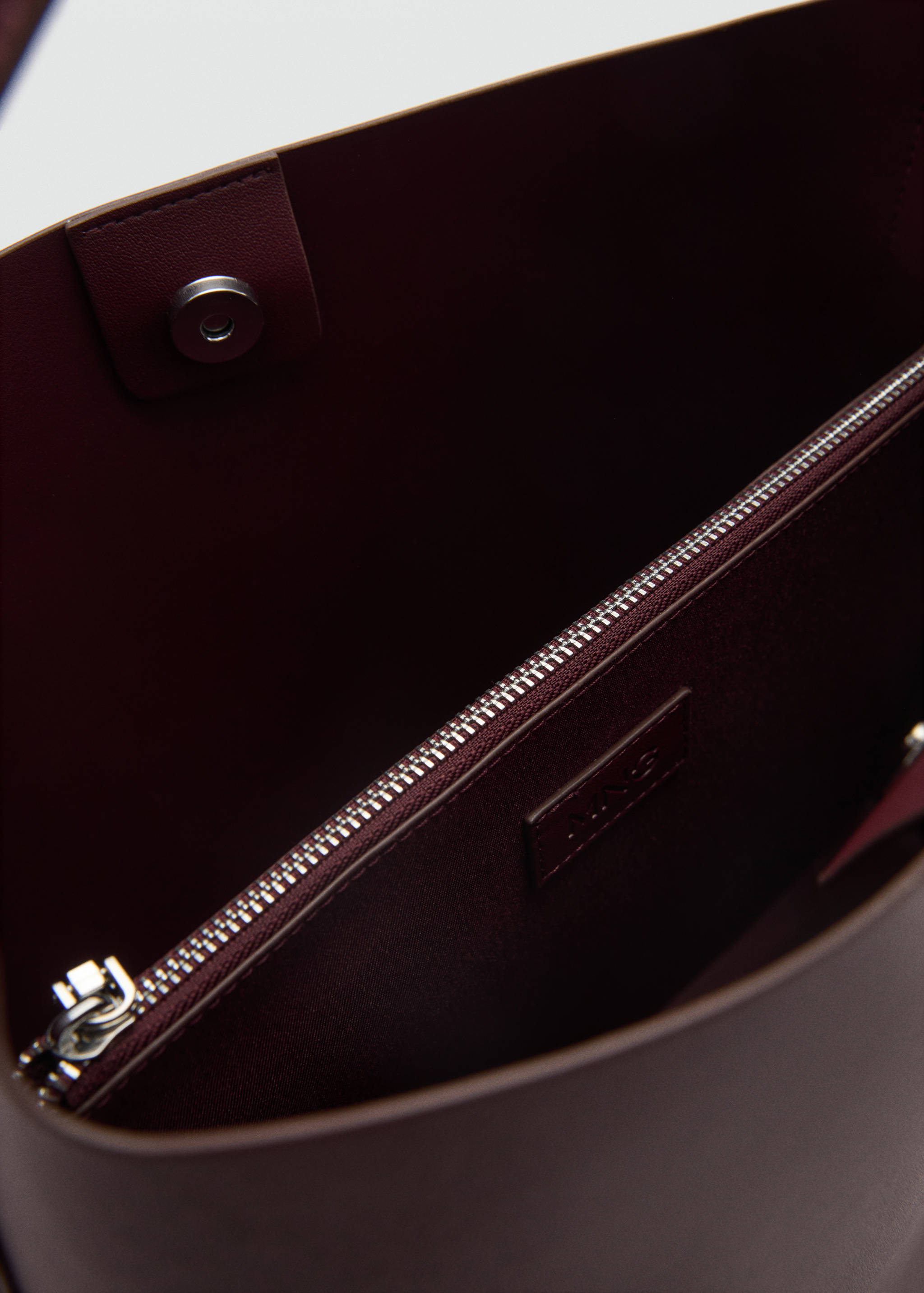 Shopper bag with buckle - Details of the article 2