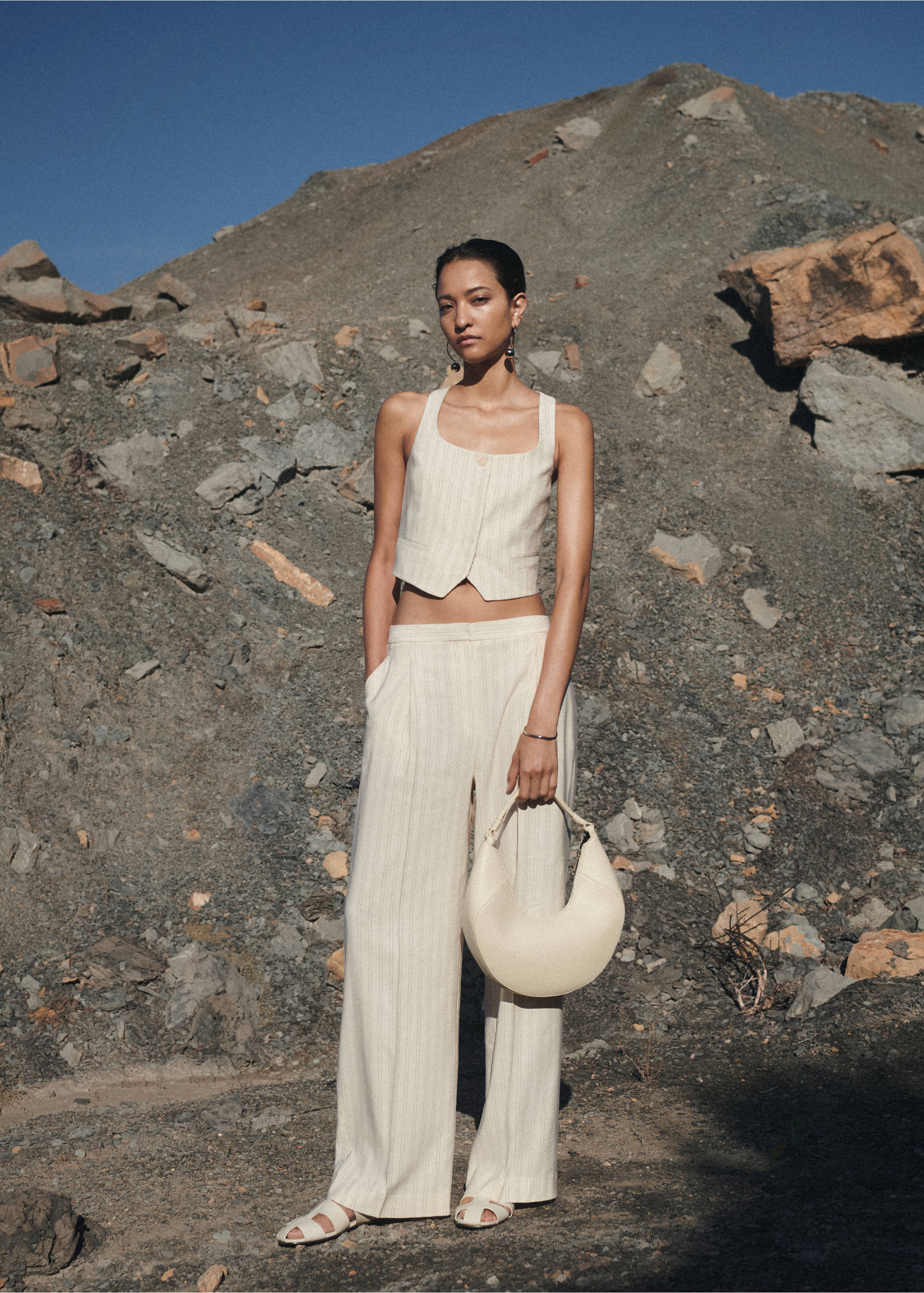 Pantalon droit à rayures - Détail de l'article 7, Écru. Ref: 77063271-00.