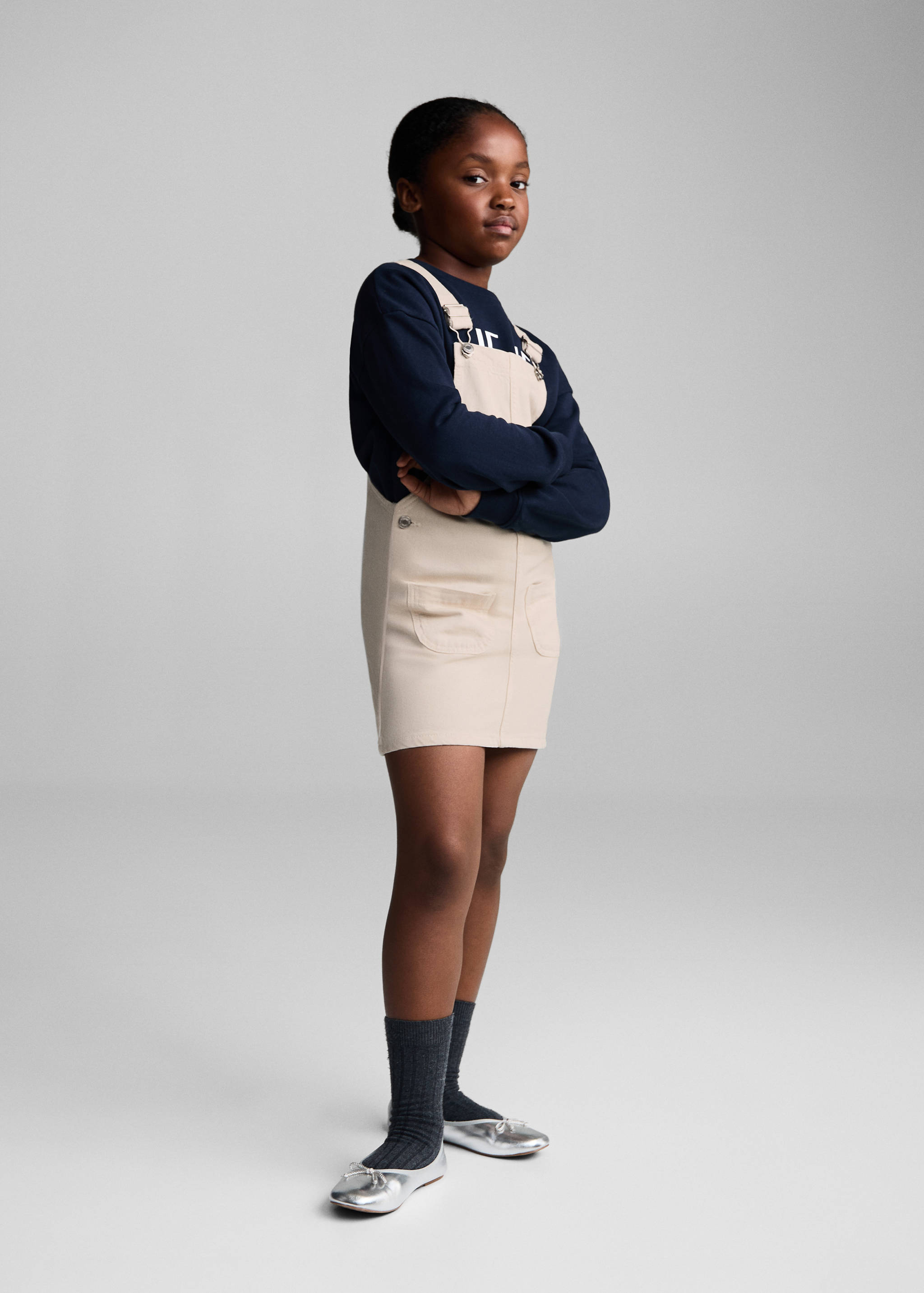 Kurzer Jeans-Latzrock - Allgemeine Ansicht