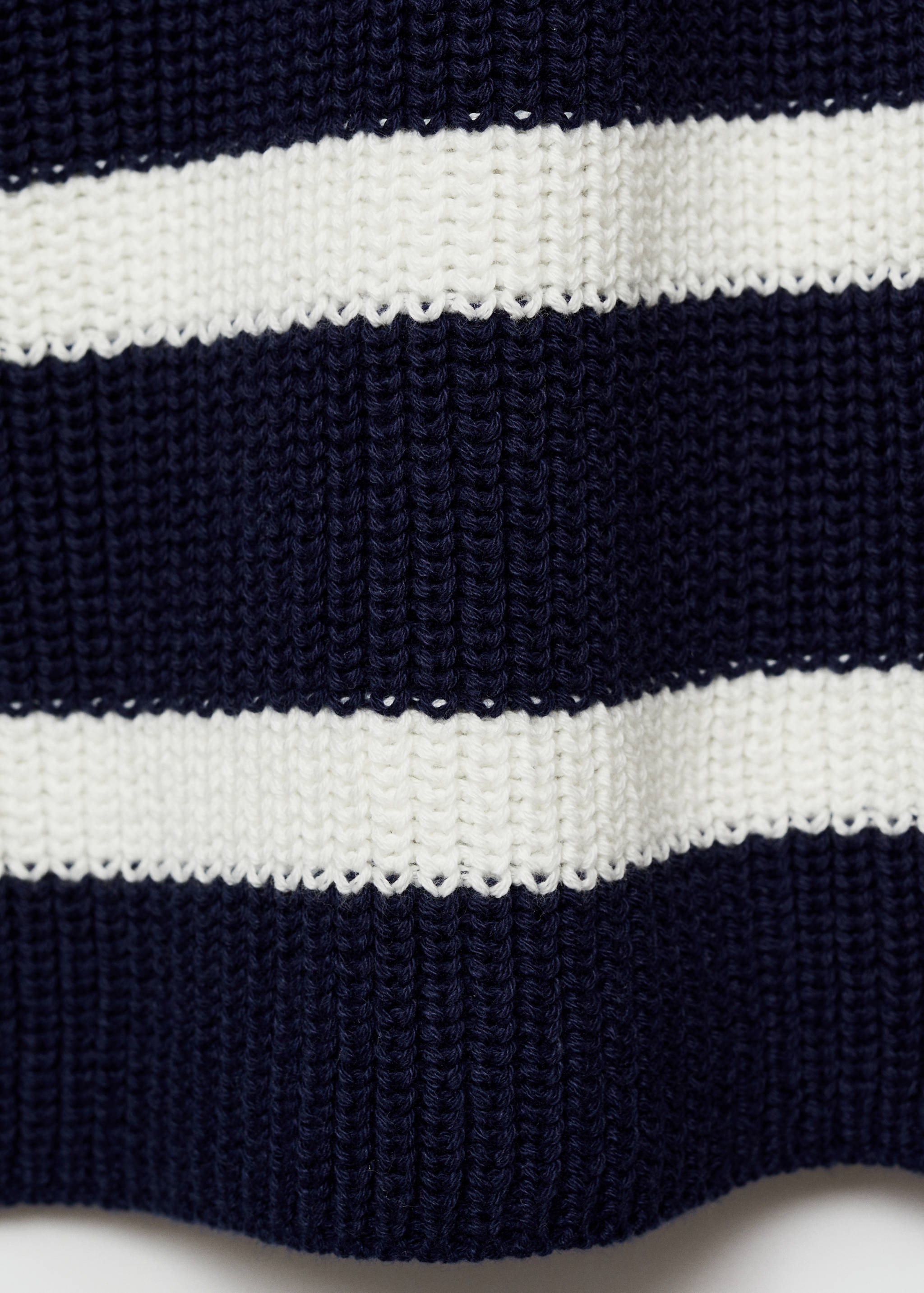 Úpletová vesta s proužky - Detail zboží 0