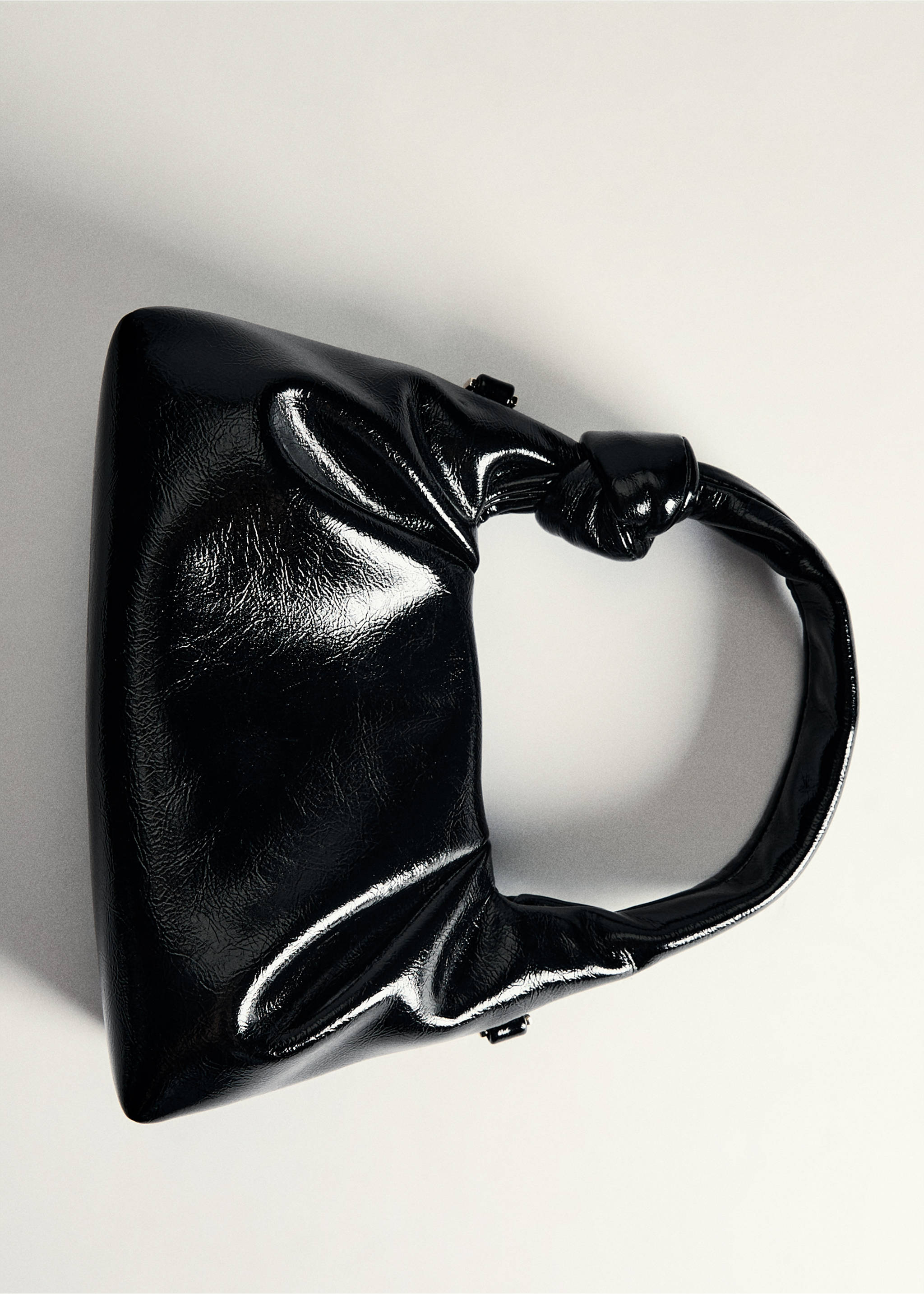 Chain mini bag - Details of the article 6, Black. Ref: 77063295-00.