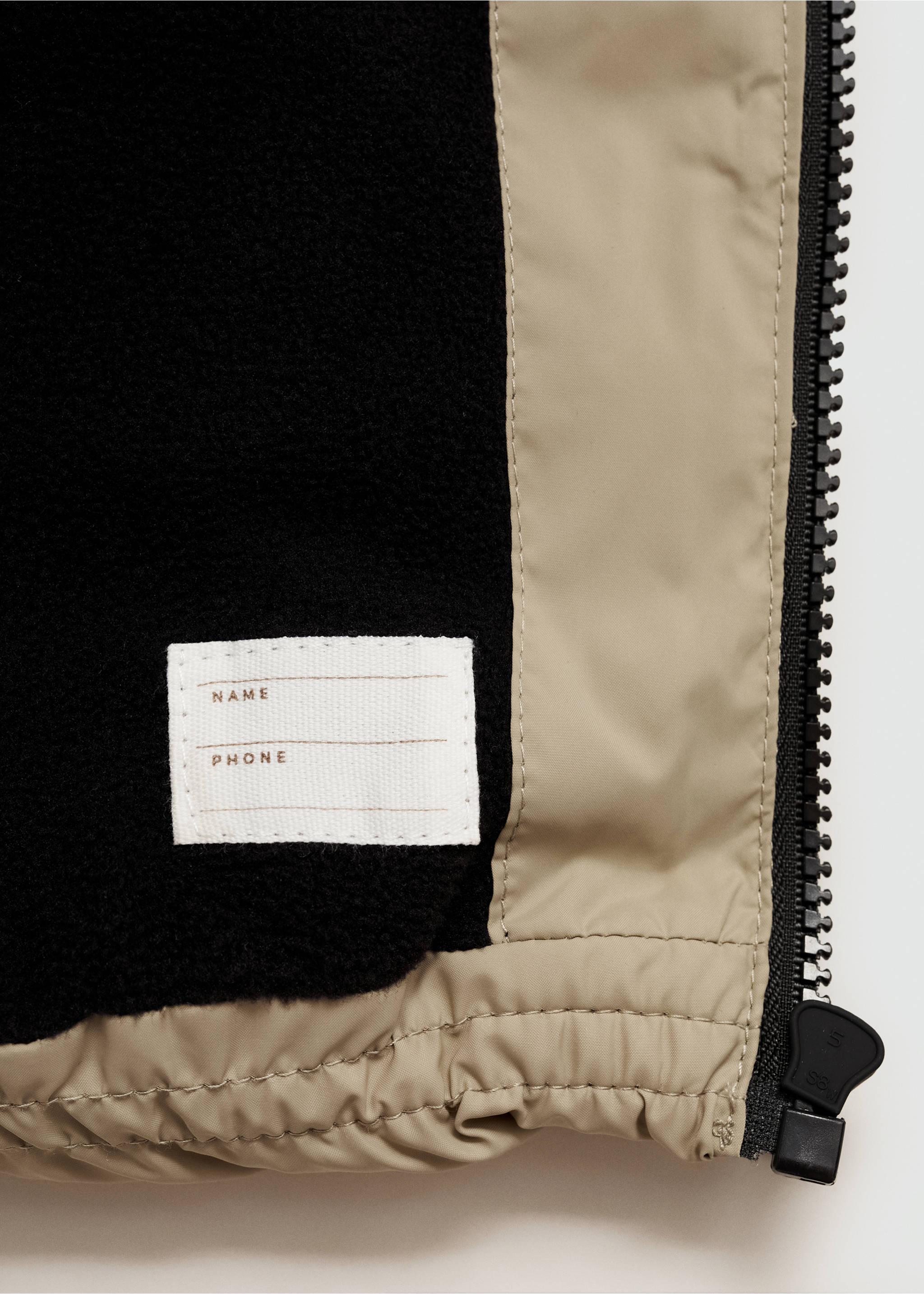 Quilted gilet with hood - Details of the article 0, Ivory White. Ref: 77064010-00.