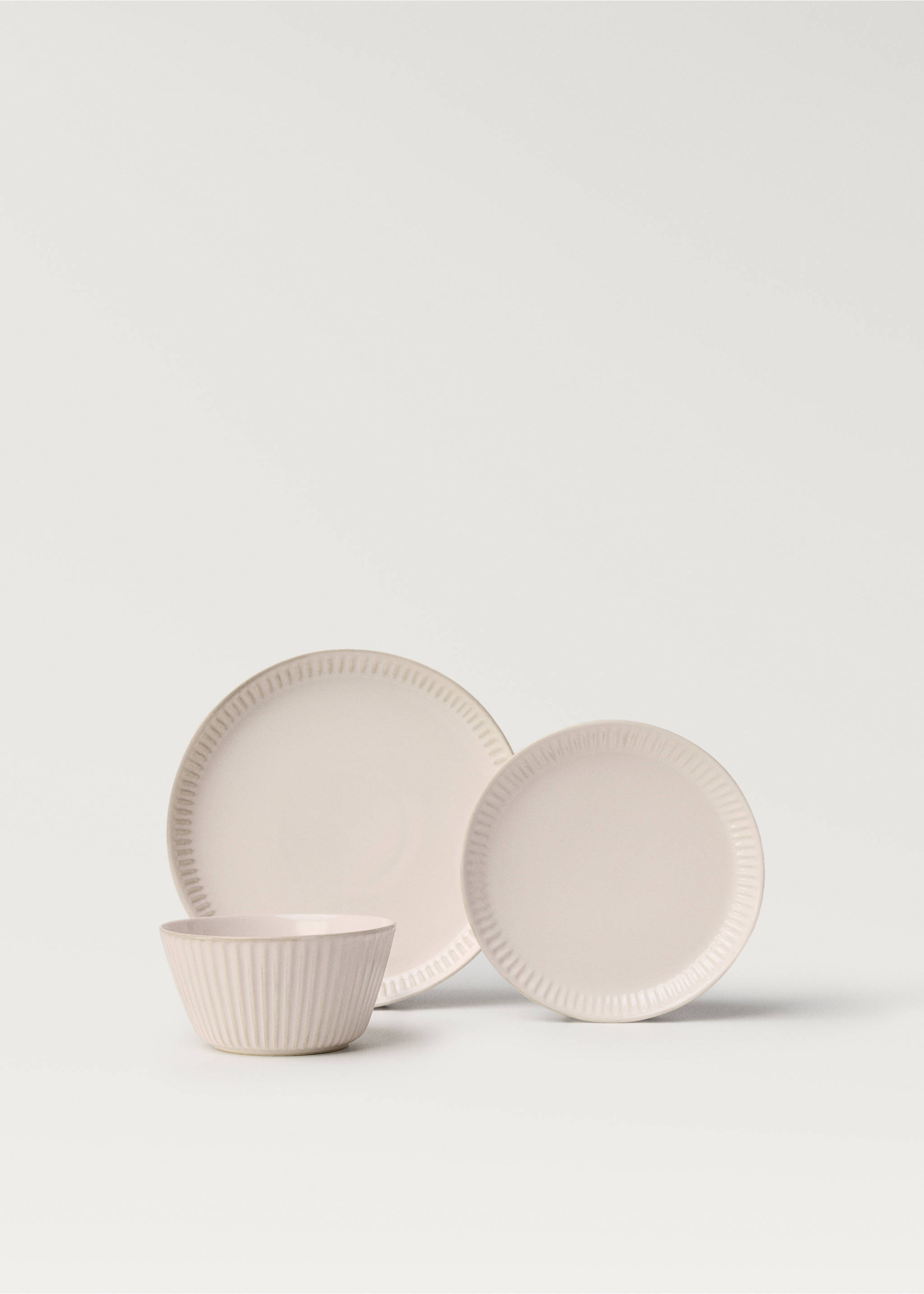 Desserttallrik i stengods reliefmönster - Detaljer om artikeln 3, Benvit. Ref: 77064020-00.