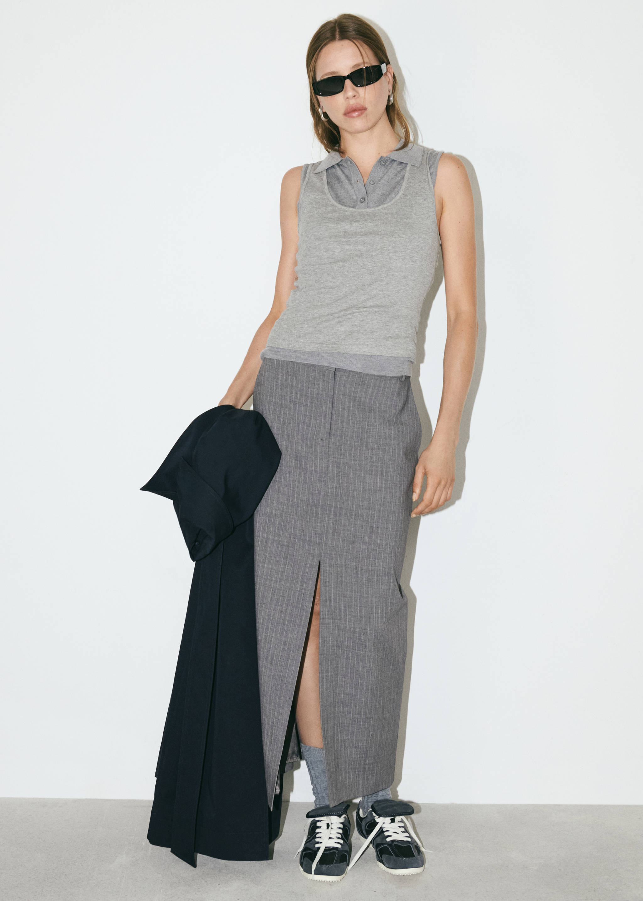 Fine-knit polo neck gilet - Details of the article 7