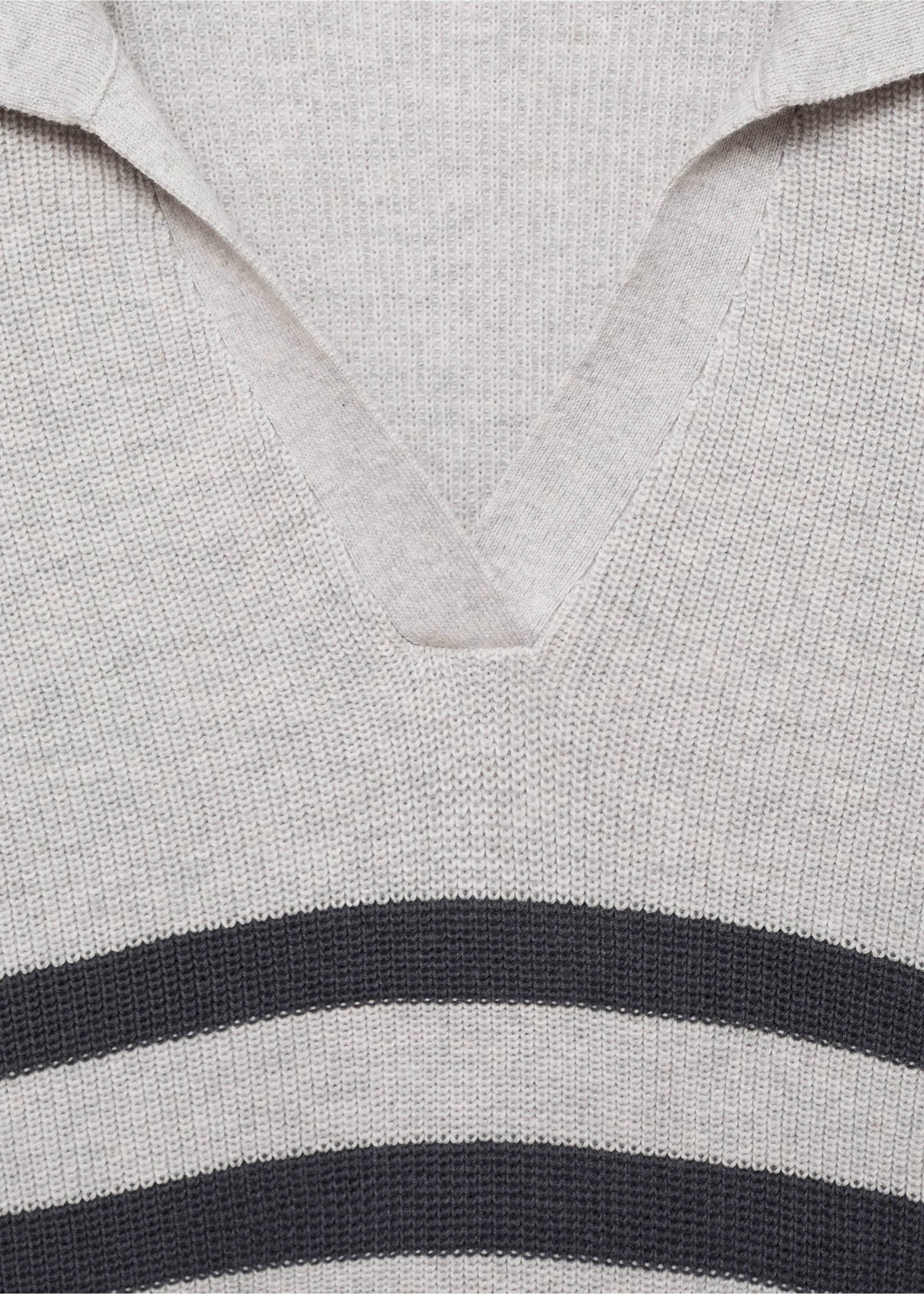 Gestreifter Strickpullover - Detail des Artikels 8, Grau. Ref: 77064039-00.