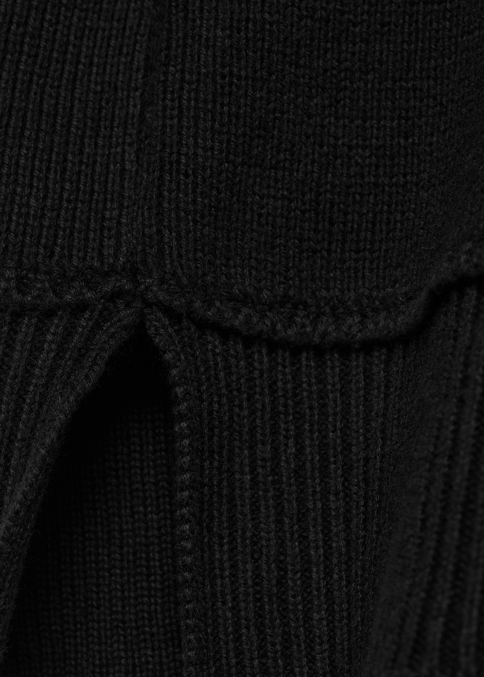 Knit sweater - Details of the article 0