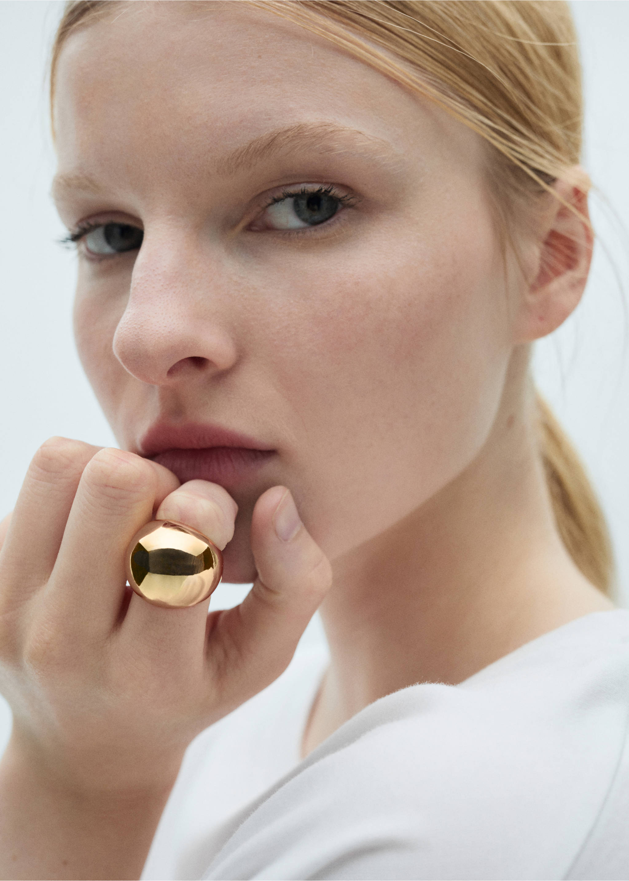 Volume design ring - General plane, Gold. Ref: 77064046-00.